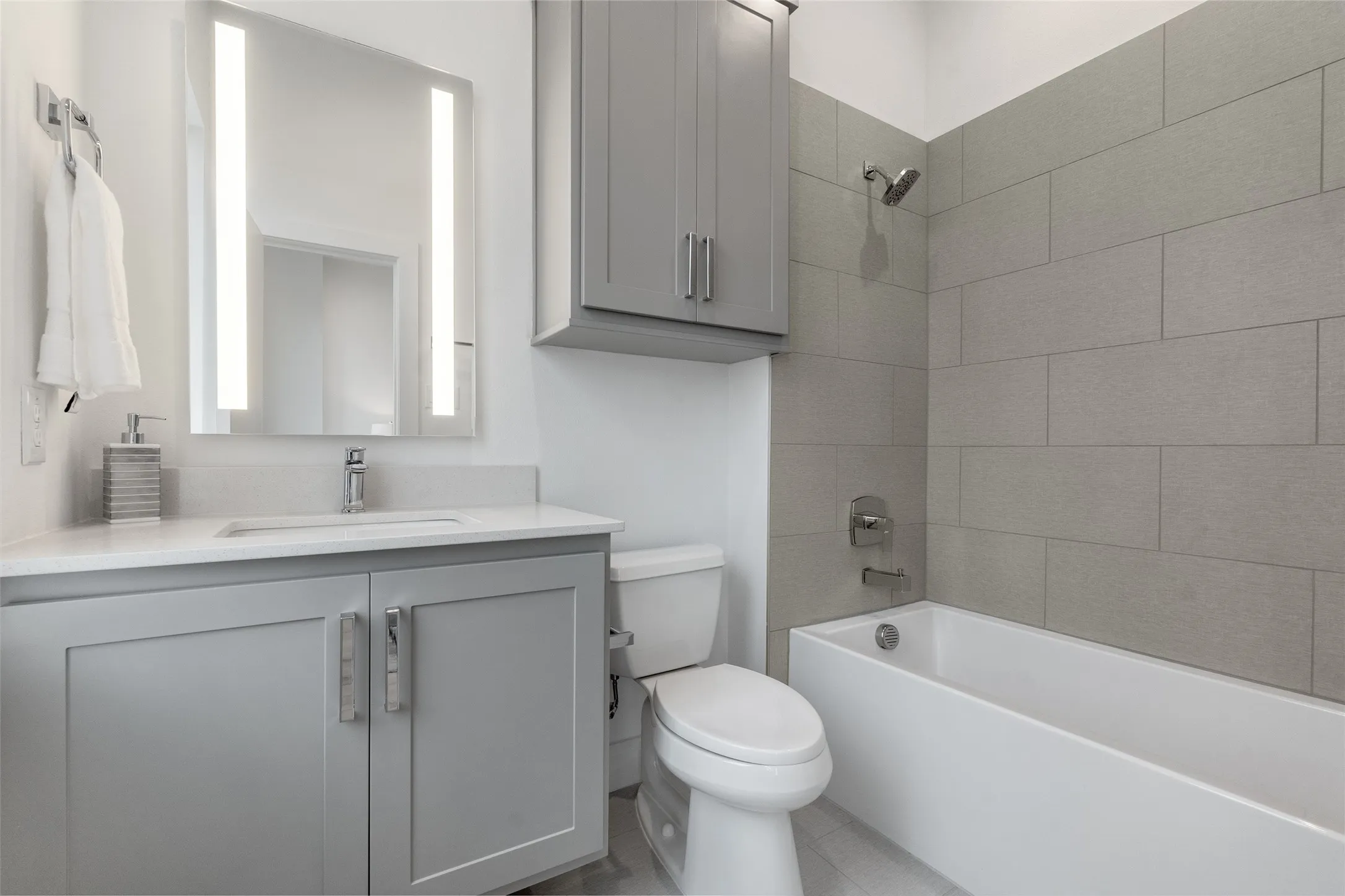 Townhouse For Rent in Dallas County , 3915 N Hall Street 203, Dallas, Texas 75219, 3 Bedrooms, 4 Bathrooms, 2 Garage spaces, 1,986 Sqft, built in 2023, Price $4,250, mls#21354656, Real Estate Agent in Dallas, Homes For Rent in Dallas county, Homes For Rent in Dallas, Realtor in Dallas Texas, Real Estate Brokerage Independent Realty Texas, Luminita Cordes Realtor