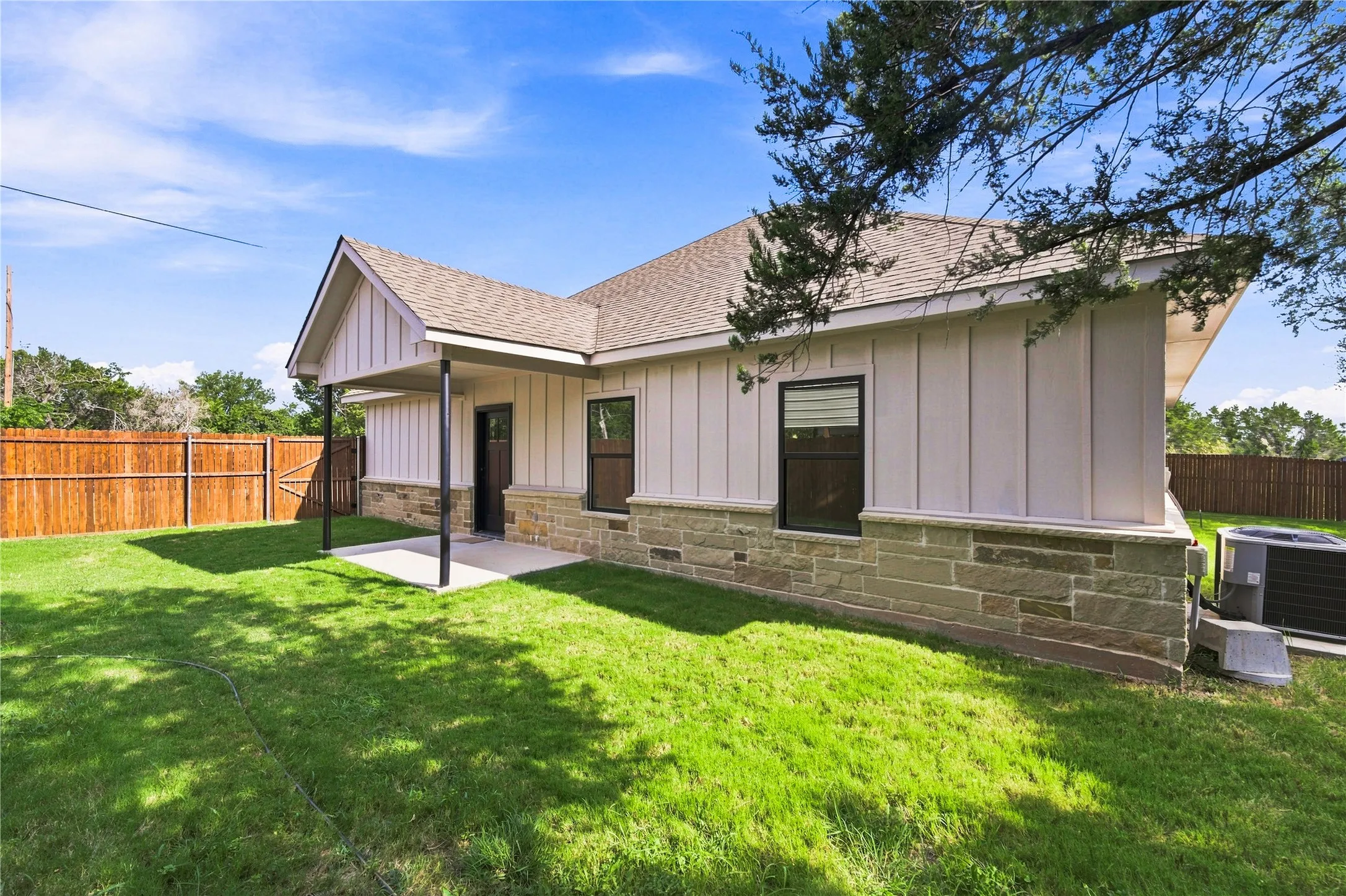 Single Family Residence For Sale in Hood County , 2515 Coyote Trail, Granbury, Texas 76048, 3 Bedroom, 2 Bathroom, 1 Garage spaces, 1,820 Sqft, built in 2025, mls#21353808, Real Estate Agent in Granbury, Homes For Sale in Hood county, Homes For Sale in Granbury, Realtor in Granbury Texas, Real Estate Brokerage Independent Realty Texas, Luminita Cordes Realtor
