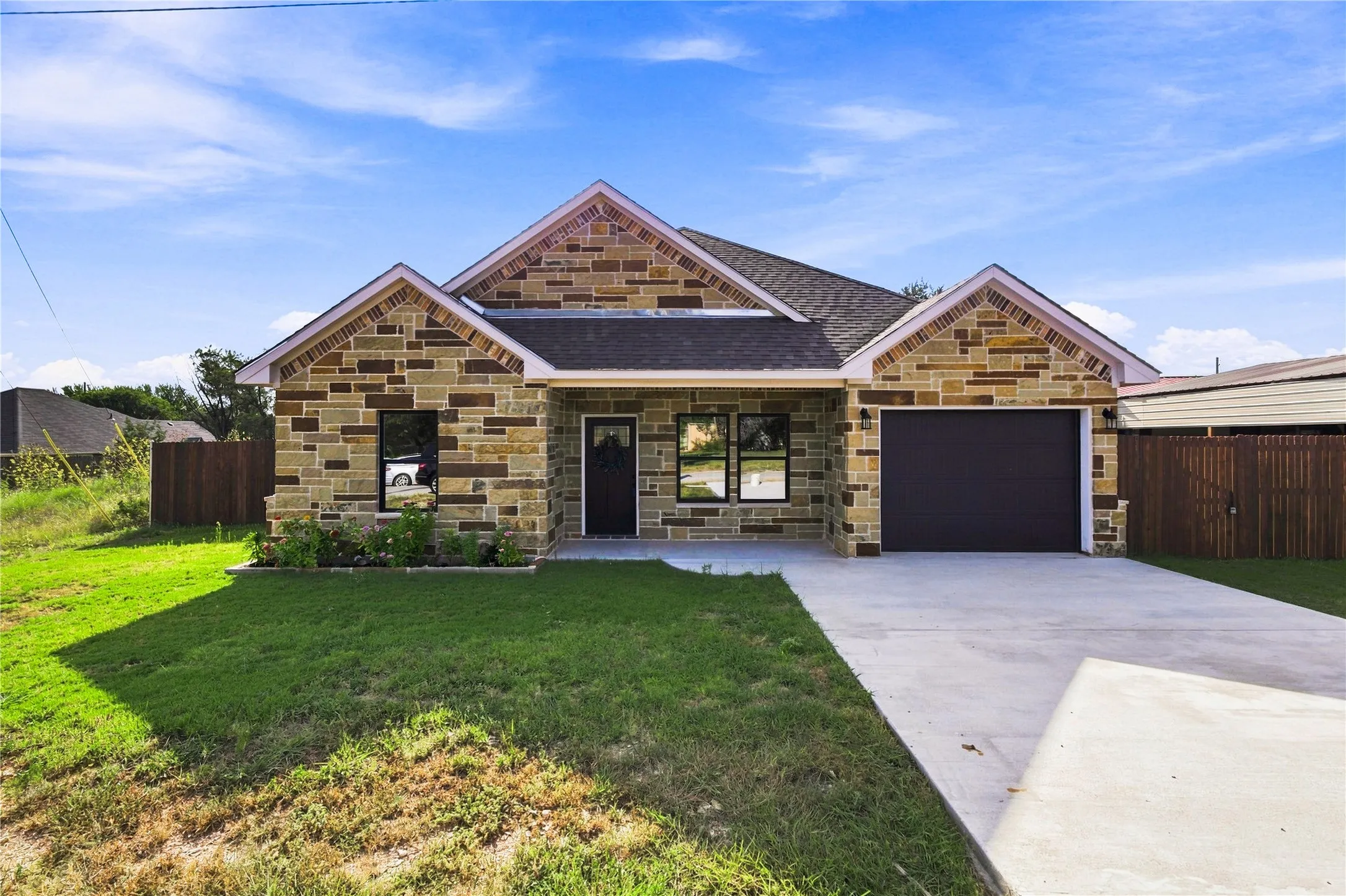 Single Family Residence For Sale in Hood County , 2515 Coyote Trail, Granbury, Texas 76048, 3 Bedroom, 2 Bathroom, 1 Garage spaces, 1,820 Sqft, built in 2025, mls#21353808, Real Estate Agent in Granbury, Homes For Sale in Hood county, Homes For Sale in Granbury, Realtor in Granbury Texas, Real Estate Brokerage Independent Realty Texas, Luminita Cordes Realtor
