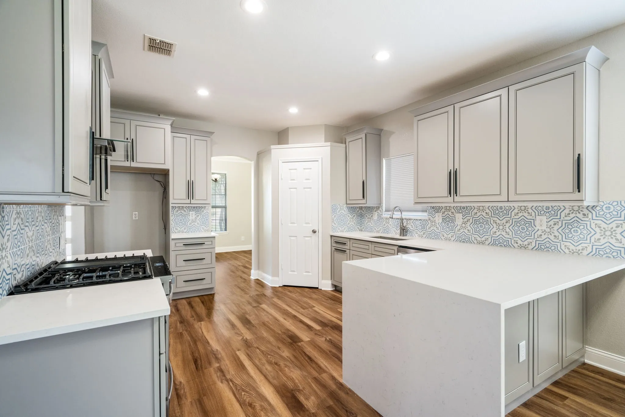 Single Family Residence For Sale in Rockwall County , 1045 Woodhaven Circle, Rockwall, Texas 75087, 3 Bedroom, 2 Bathroom, 2 Garage spaces, 2,292 Sqft, built in 1999, mls#21347529, Real Estate Agent in Rockwall, Homes For Sale in Rockwall county, Homes For Sale in Rockwall, Realtor in Rockwall Texas, Real Estate Brokerage Independent Realty Texas, Luminita Cordes Realtor