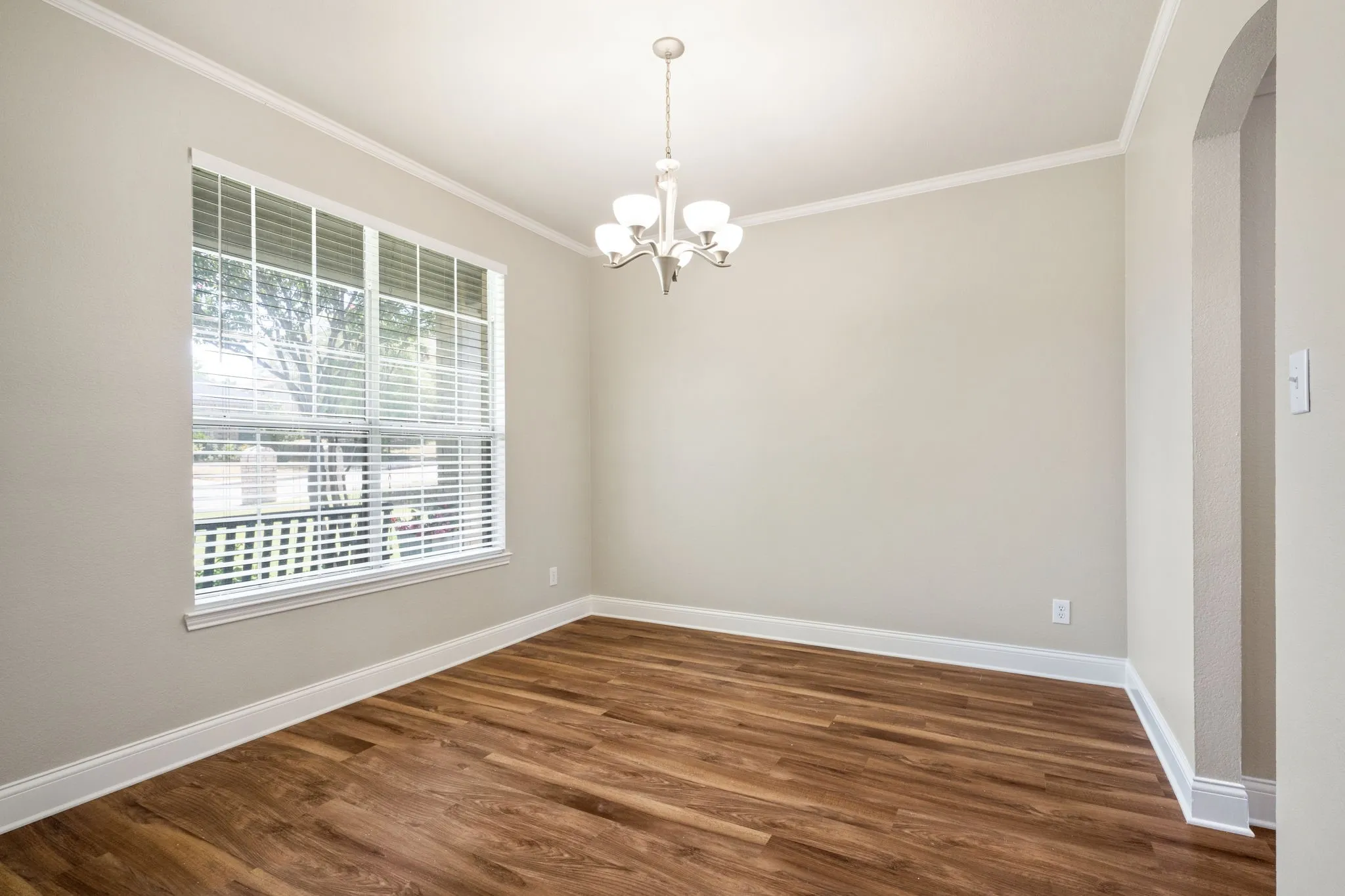 Single Family Residence For Sale in Rockwall County , 1045 Woodhaven Circle, Rockwall, Texas 75087, 3 Bedroom, 2 Bathroom, 2 Garage spaces, 2,292 Sqft, built in 1999, mls#21347529, Real Estate Agent in Rockwall, Homes For Sale in Rockwall county, Homes For Sale in Rockwall, Realtor in Rockwall Texas, Real Estate Brokerage Independent Realty Texas, Luminita Cordes Realtor