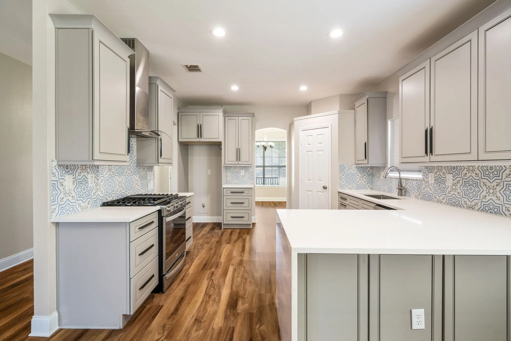 Single Family Residence For Sale in Rockwall County , 1045 Woodhaven Circle, Rockwall, Texas 75087, 3 Bedroom, 2 Bathroom, 2 Garage spaces, 2,292 Sqft, built in 1999, mls#21347529, Real Estate Agent in Rockwall, Homes For Sale in Rockwall county, Homes For Sale in Rockwall, Realtor in Rockwall Texas, Real Estate Brokerage Independent Realty Texas, Luminita Cordes Realtor