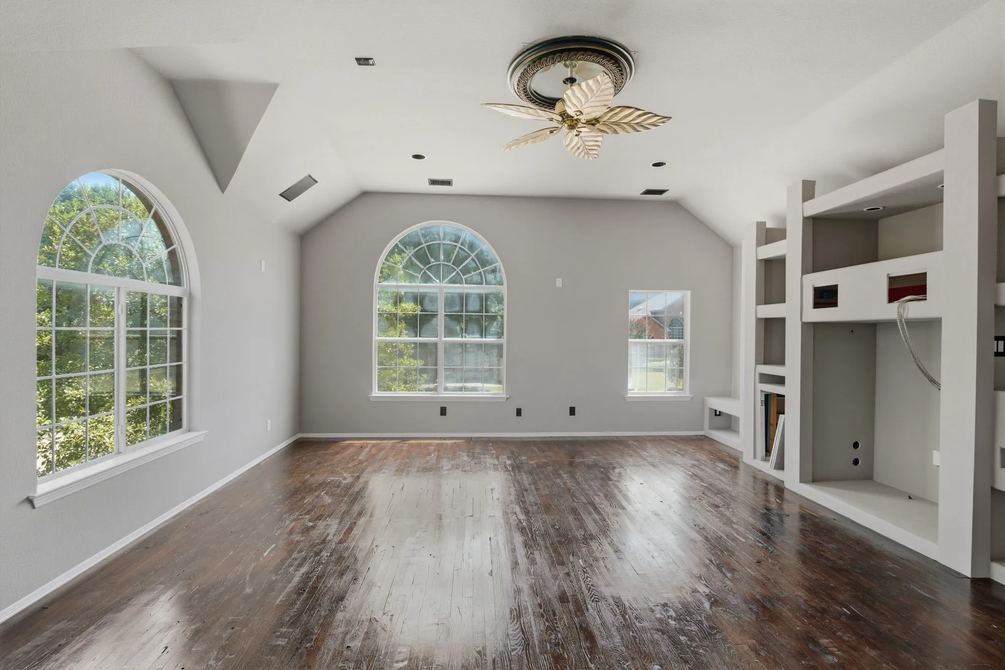 Single Family Residence For Sale in Collin County , 1300 Brimwood Drive, Mc Kinney, Texas 75072, 4 Bedroom, 3 Bathroom, 2 Garage spaces, 3,143 Sqft, built in 2000, mls#21353273, Real Estate Agent in Mc Kinney, Homes For Sale in Collin county, Homes For Sale in Mc Kinney, Realtor in Mc Kinney Texas, Real Estate Brokerage Independent Realty Texas, Luminita Cordes Realtor