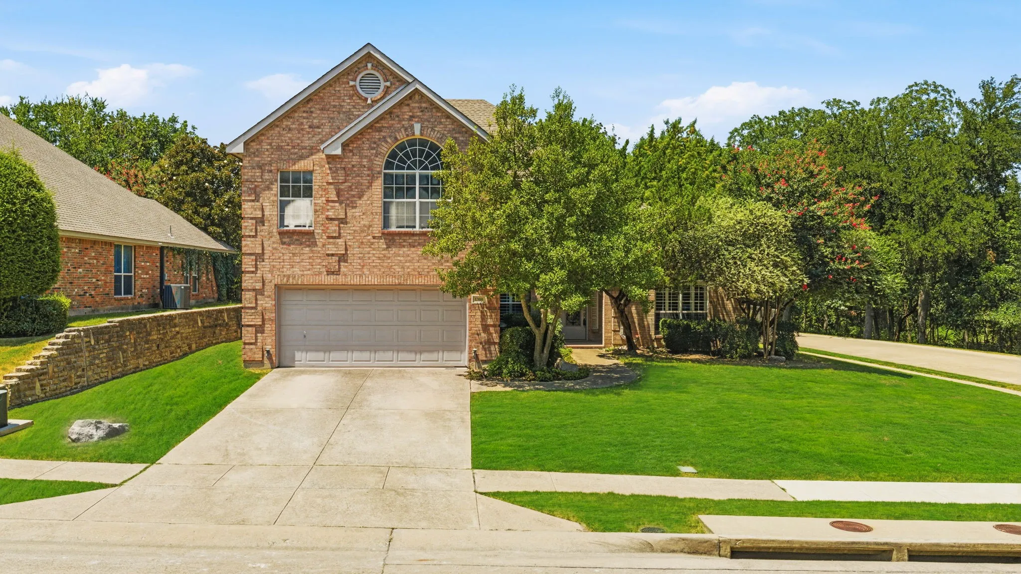 Single Family Residence For Sale in Collin County , 1300 Brimwood Drive, Mc Kinney, Texas 75072, 4 Bedroom, 3 Bathroom, 2 Garage spaces, 3,143 Sqft, built in 2000, mls#21353273, Real Estate Agent in Mc Kinney, Homes For Sale in Collin county, Homes For Sale in Mc Kinney, Realtor in Mc Kinney Texas, Real Estate Brokerage Independent Realty Texas, Luminita Cordes Realtor