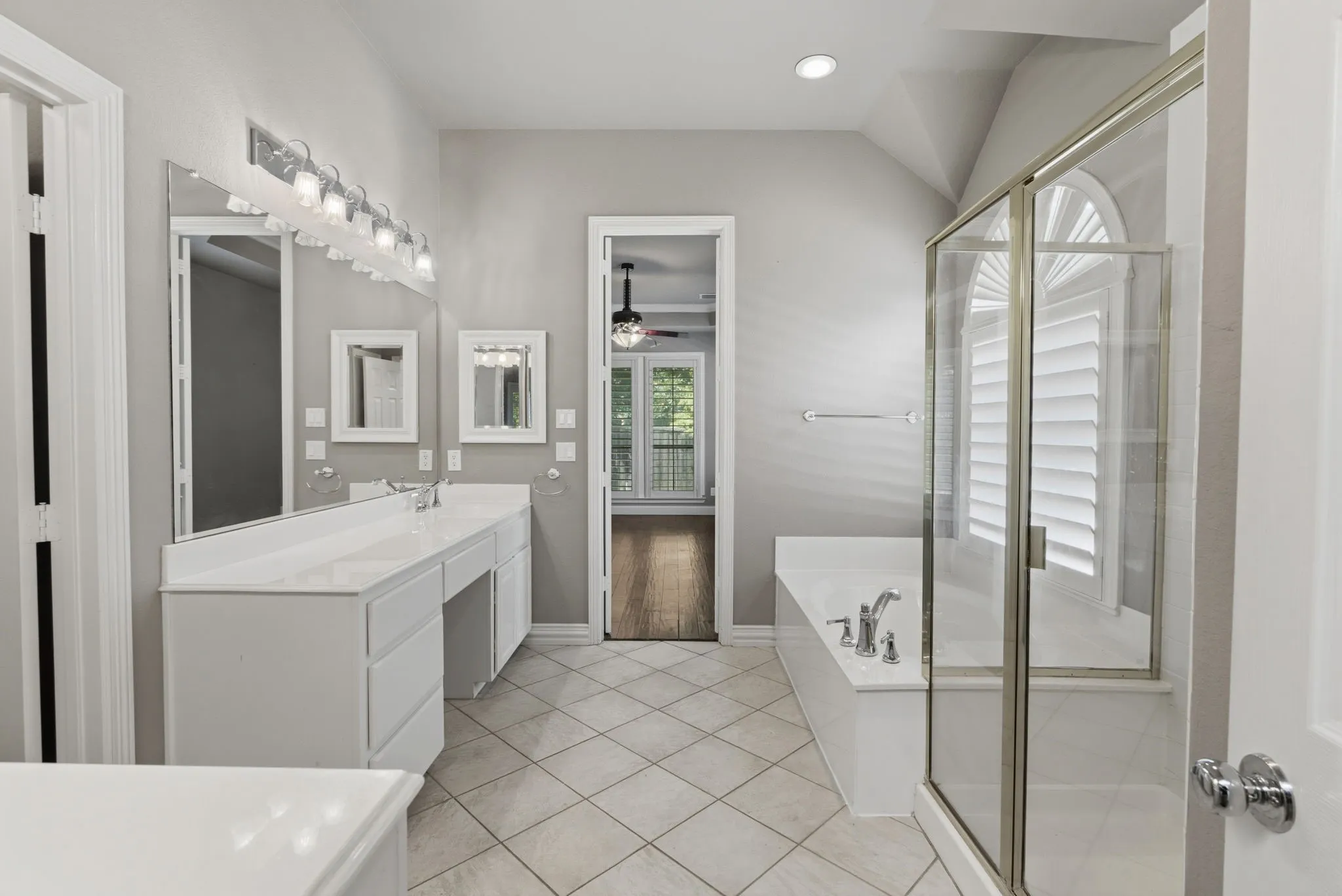 Single Family Residence For Sale in Collin County , 1300 Brimwood Drive, Mc Kinney, Texas 75072, 4 Bedroom, 3 Bathroom, 2 Garage spaces, 3,143 Sqft, built in 2000, mls#21353273, Real Estate Agent in Mc Kinney, Homes For Sale in Collin county, Homes For Sale in Mc Kinney, Realtor in Mc Kinney Texas, Real Estate Brokerage Independent Realty Texas, Luminita Cordes Realtor