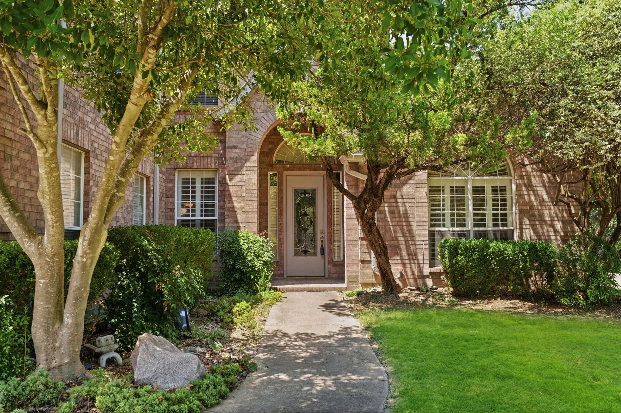 Single Family Residence For Sale in Collin County , 1300 Brimwood Drive, Mc Kinney, Texas 75072, 4 Bedroom, 3 Bathroom, 2 Garage spaces, 3,143 Sqft, built in 2000, mls#21353273, Real Estate Agent in Mc Kinney, Homes For Sale in Collin county, Homes For Sale in Mc Kinney, Realtor in Mc Kinney Texas, Real Estate Brokerage Independent Realty Texas, Luminita Cordes Realtor