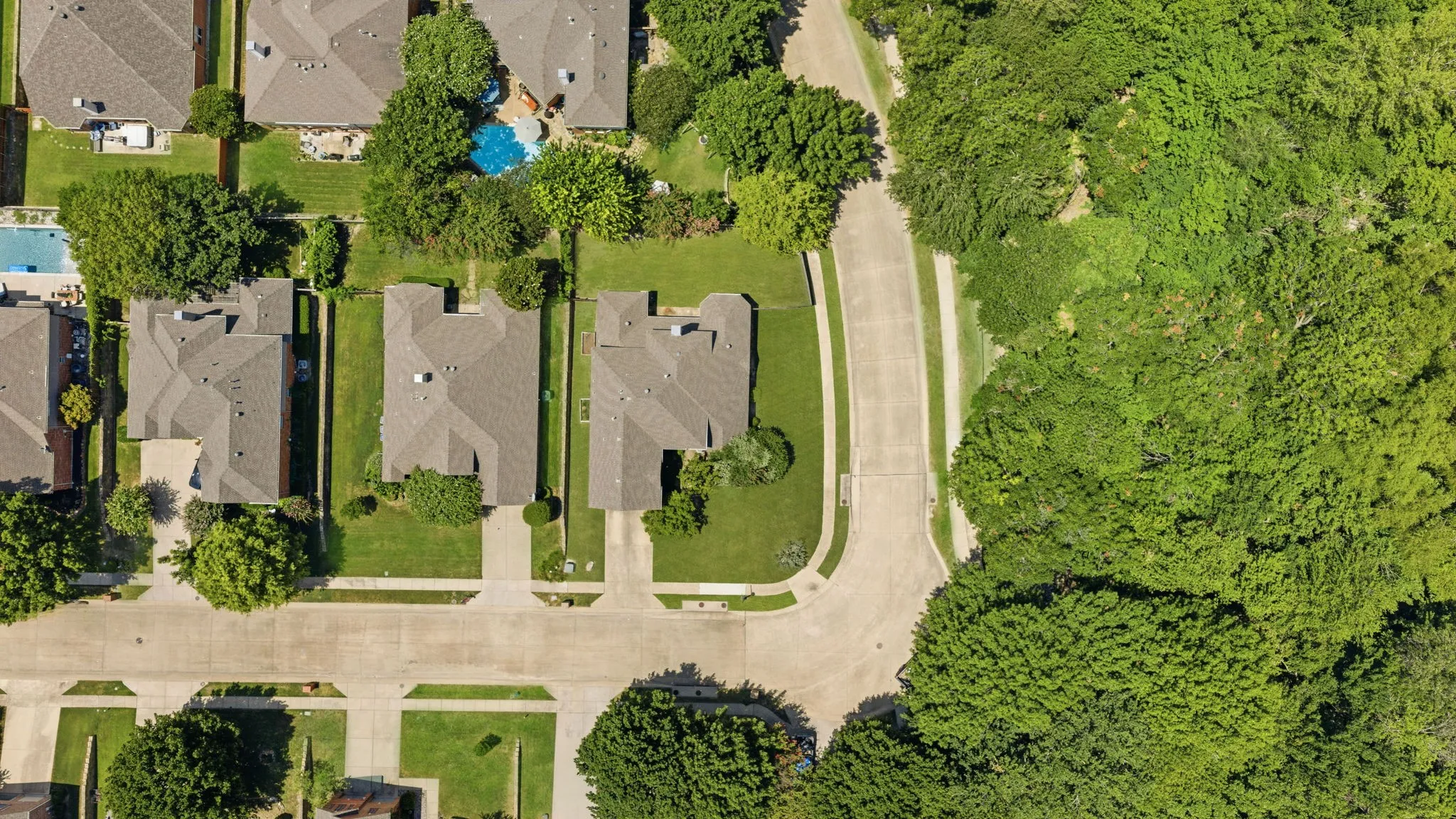 Single Family Residence For Sale in Collin County , 1300 Brimwood Drive, Mc Kinney, Texas 75072, 4 Bedroom, 3 Bathroom, 2 Garage spaces, 3,143 Sqft, built in 2000, mls#21353273, Real Estate Agent in Mc Kinney, Homes For Sale in Collin county, Homes For Sale in Mc Kinney, Realtor in Mc Kinney Texas, Real Estate Brokerage Independent Realty Texas, Luminita Cordes Realtor