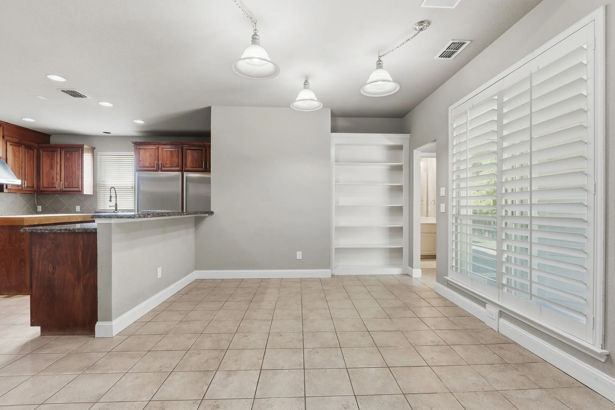 Single Family Residence For Sale in Collin County , 1300 Brimwood Drive, Mc Kinney, Texas 75072, 4 Bedroom, 3 Bathroom, 2 Garage spaces, 3,143 Sqft, built in 2000, mls#21353273, Real Estate Agent in Mc Kinney, Homes For Sale in Collin county, Homes For Sale in Mc Kinney, Realtor in Mc Kinney Texas, Real Estate Brokerage Independent Realty Texas, Luminita Cordes Realtor
