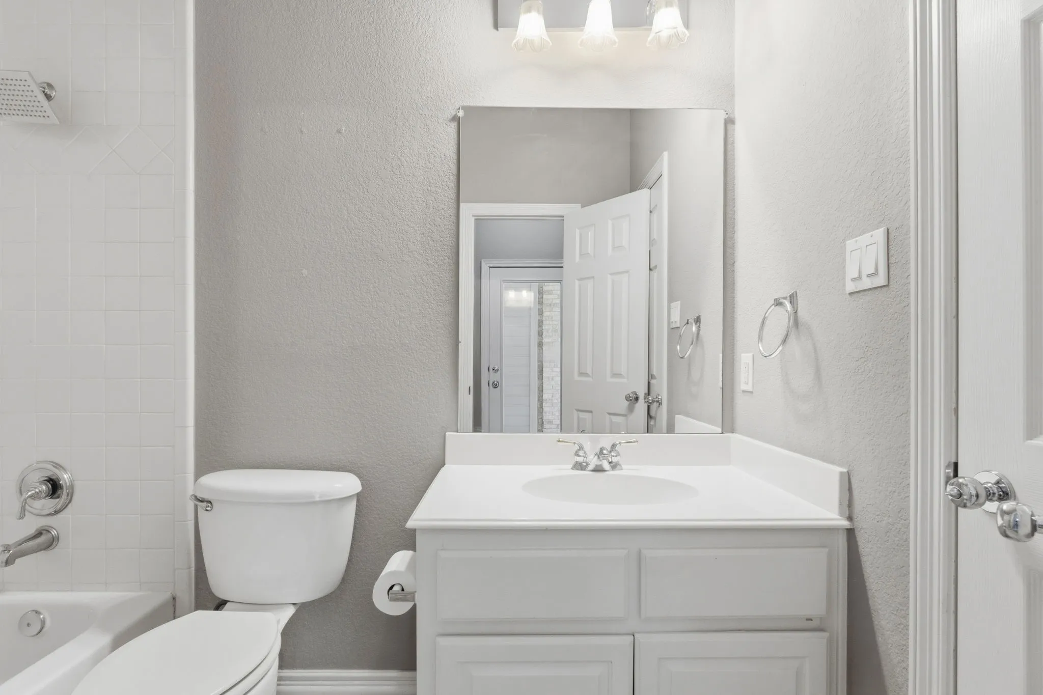 Full ensuite to downstairs secondary bedroom