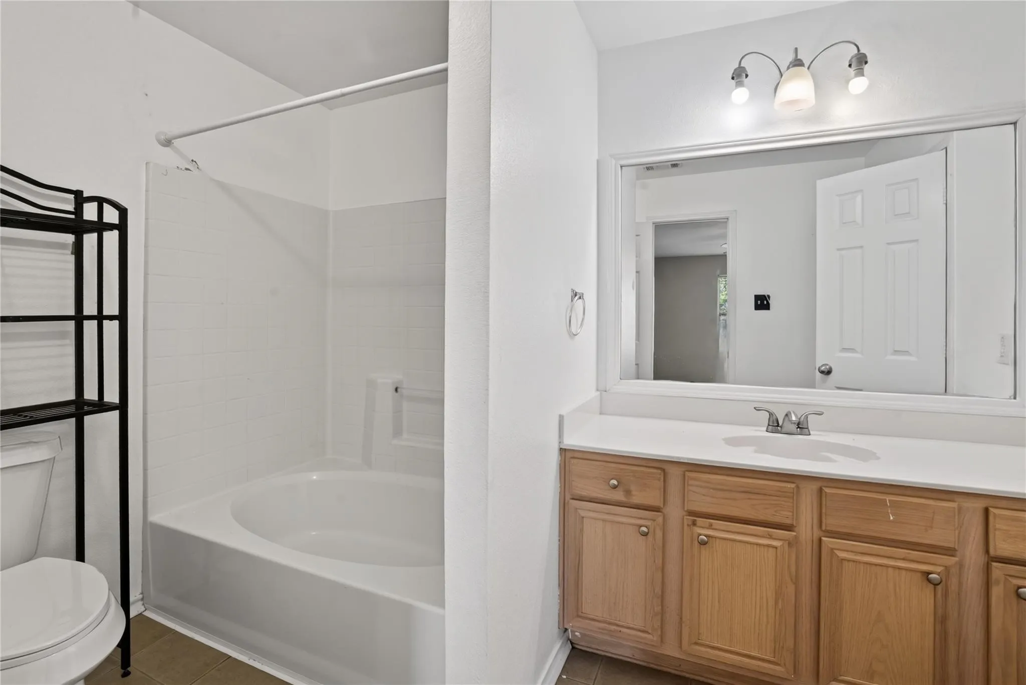 Single Family Residence For Rent in Collin County , 116 Meadow View Lane, Anna, Texas 75409, 3 Bedroom, 2 Bathroom, 2 Garage spaces, 1,402 Sqft, built in 2005, mls#21353707, Real Estate Agent in Anna, Homes For Rent in Collin county, Homes For Rent in Anna, Realtor in Anna Texas, Real Estate Brokerage Independent Realty Texas, Luminita Cordes Realtor