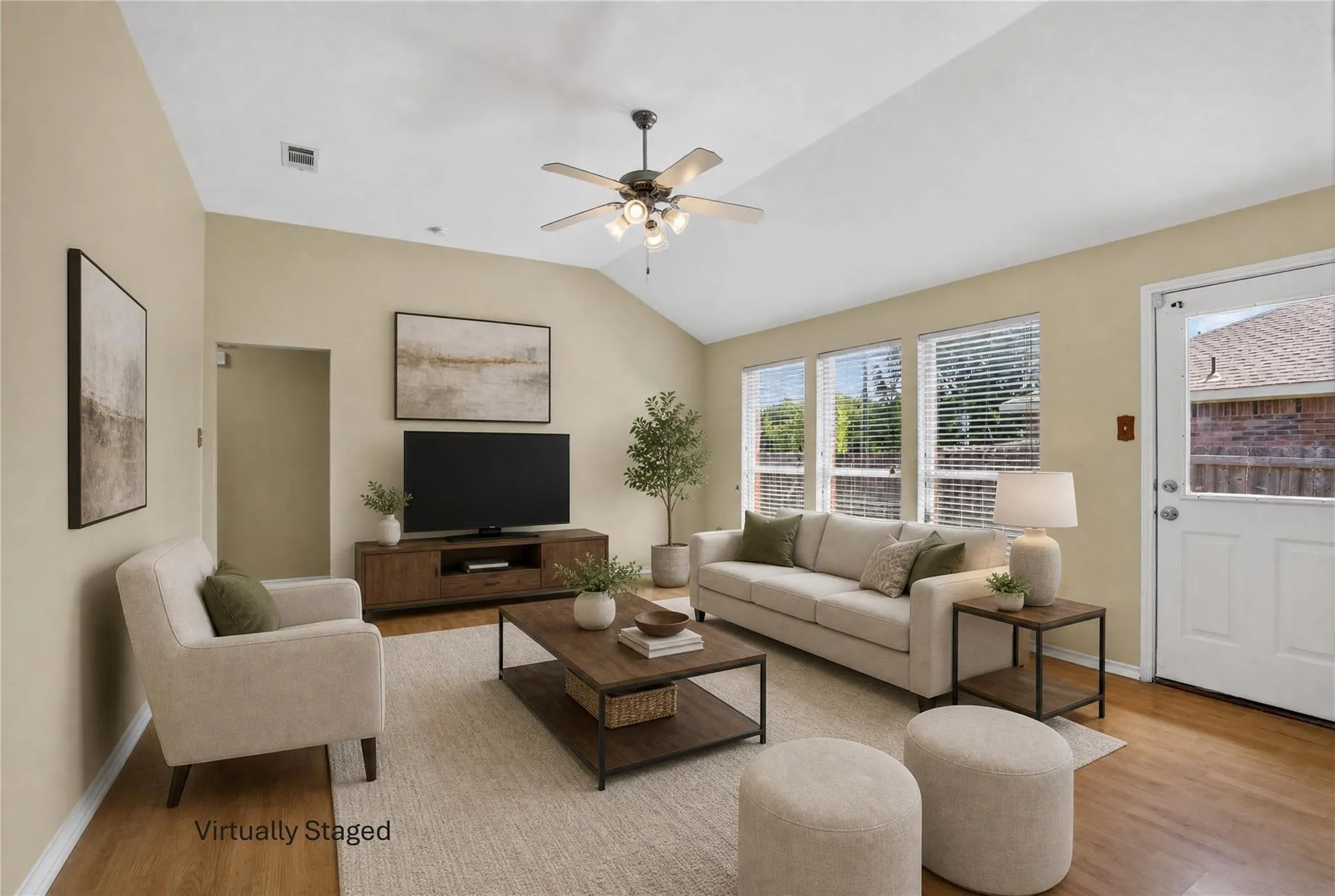Single Family Residence For Rent in Collin County , 116 Meadow View Lane, Anna, Texas 75409, 3 Bedroom, 2 Bathroom, 2 Garage spaces, 1,402 Sqft, built in 2005, mls#21353707, Real Estate Agent in Anna, Homes For Rent in Collin county, Homes For Rent in Anna, Realtor in Anna Texas, Real Estate Brokerage Independent Realty Texas, Luminita Cordes Realtor
