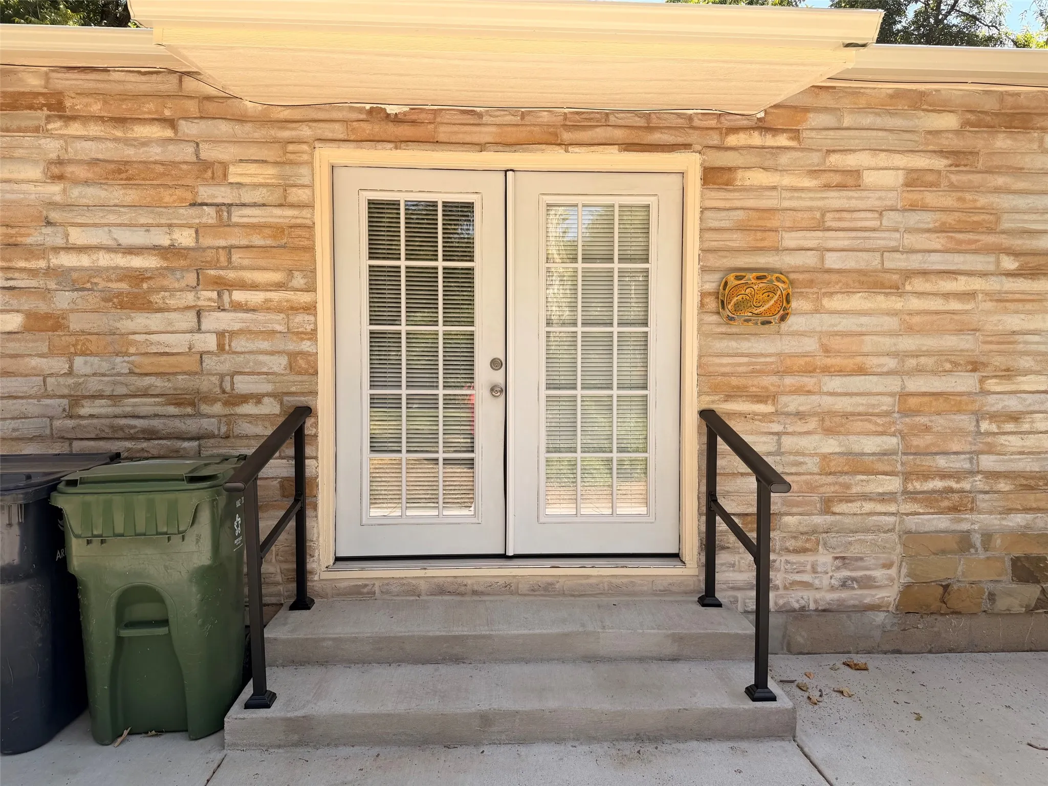 doors from kitchen to patio