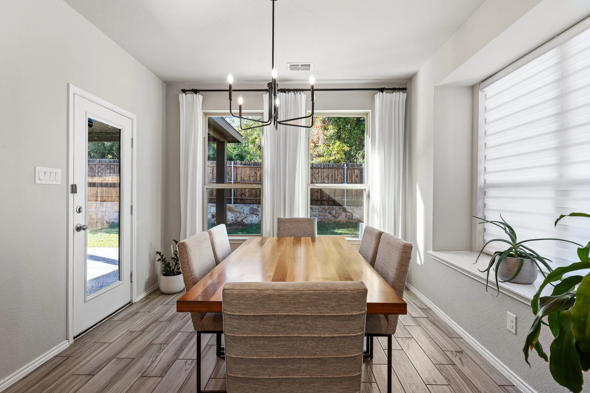 Single Family Residence For Rent in Denton County , 3512 Harbour Mist Trail, Denton, Texas 76208, 4 Bedroom, 3 Bathroom, 2 Garage spaces, 2,985 Sqft, built in 2020, mls#21354398, Real Estate Agent in Denton, Homes For Rent in Denton county, Homes For Rent in Denton, Realtor in Denton Texas, Real Estate Brokerage Independent Realty Texas, Luminita Cordes Realtor