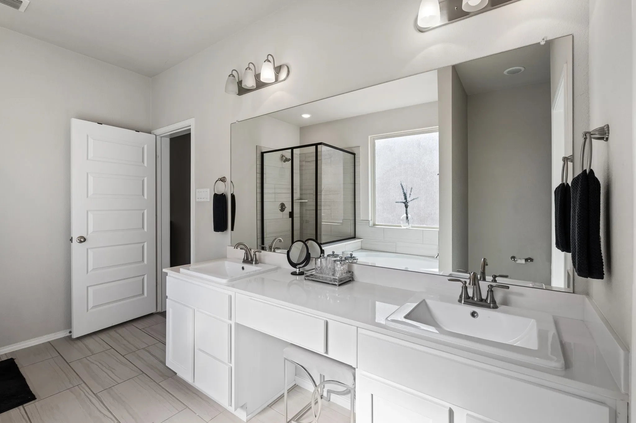 Single Family Residence For Rent in Denton County , 3512 Harbour Mist Trail, Denton, Texas 76208, 4 Bedroom, 3 Bathroom, 2 Garage spaces, 2,985 Sqft, built in 2020, mls#21354398, Real Estate Agent in Denton, Homes For Rent in Denton county, Homes For Rent in Denton, Realtor in Denton Texas, Real Estate Brokerage Independent Realty Texas, Luminita Cordes Realtor