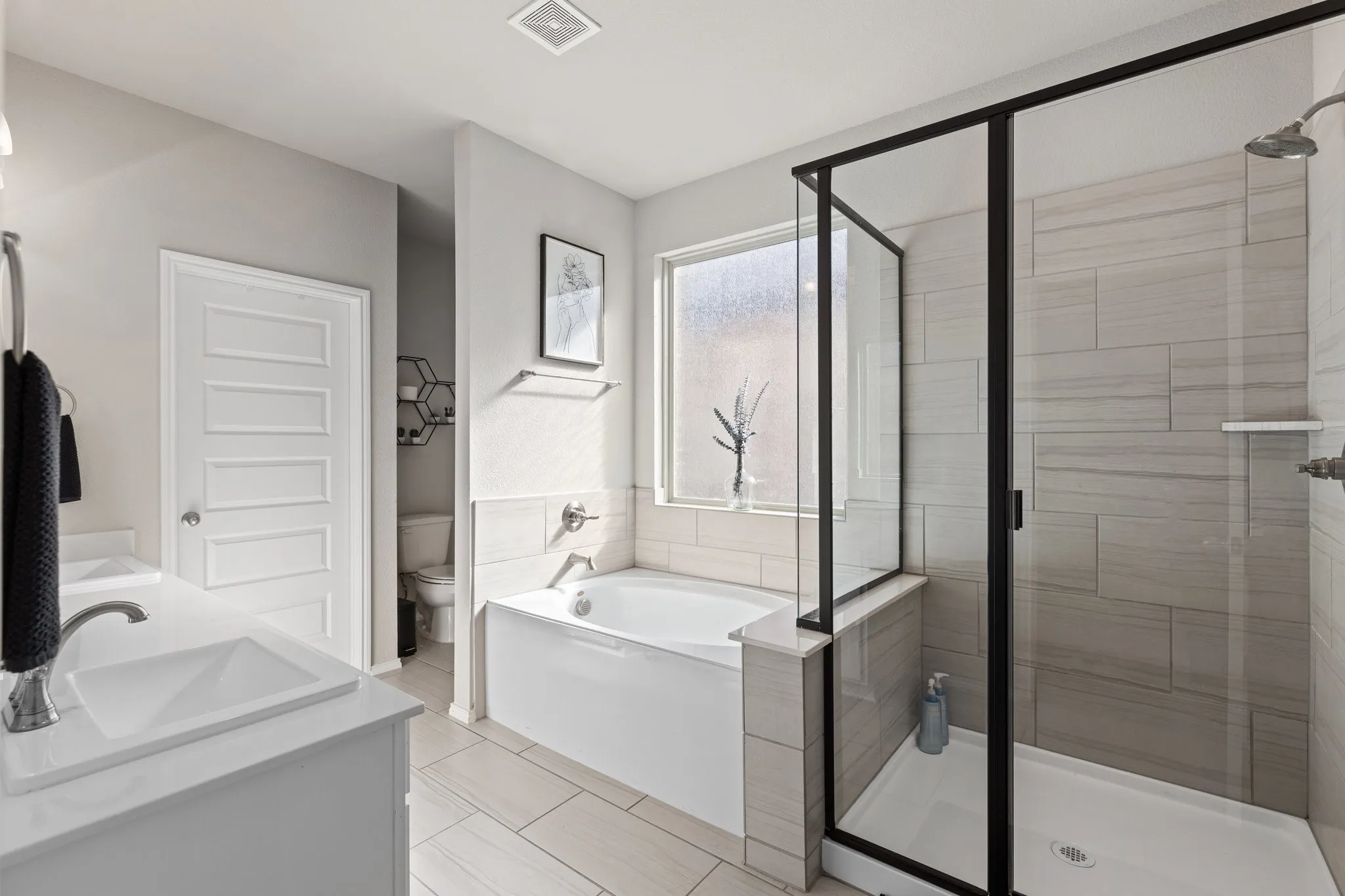 Single Family Residence For Rent in Denton County , 3512 Harbour Mist Trail, Denton, Texas 76208, 4 Bedroom, 3 Bathroom, 2 Garage spaces, 2,985 Sqft, built in 2020, mls#21354398, Real Estate Agent in Denton, Homes For Rent in Denton county, Homes For Rent in Denton, Realtor in Denton Texas, Real Estate Brokerage Independent Realty Texas, Luminita Cordes Realtor