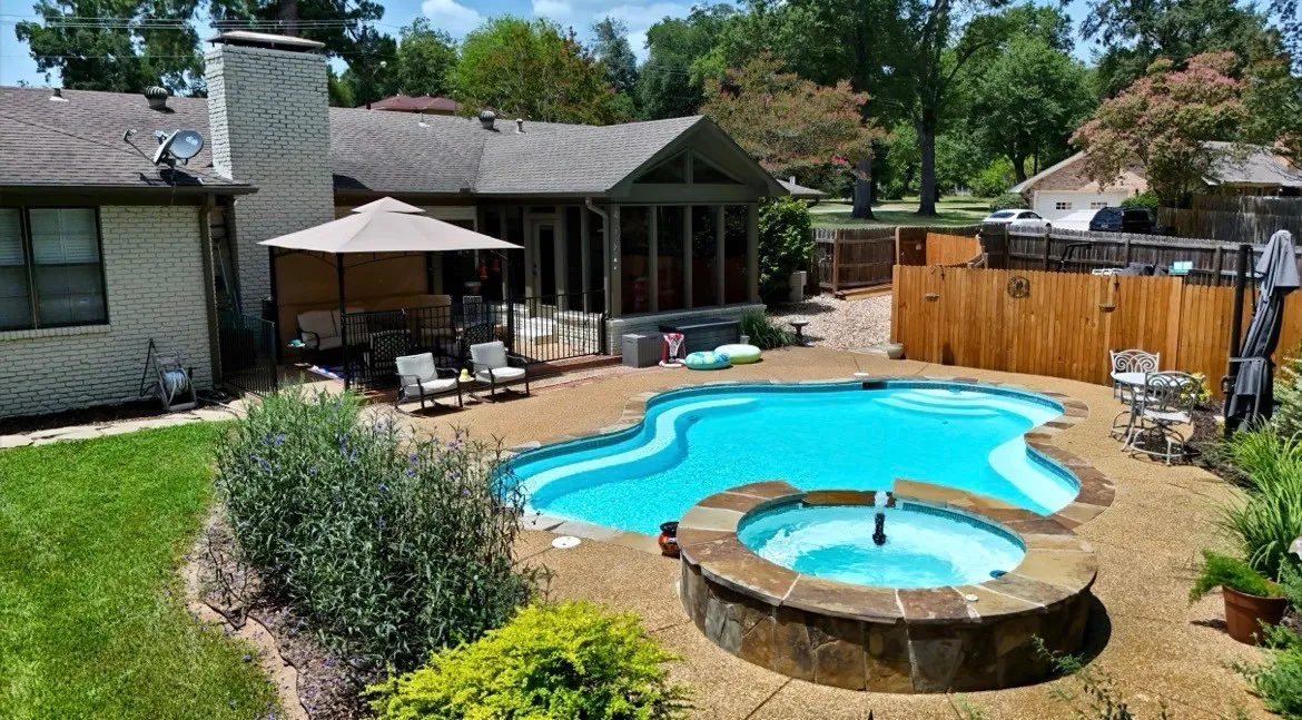 Single Family Residence For Sale in Smith County , 3618 New Copeland Road, Tyler, Texas 75701, 3 Bedroom, 2 Bathroom, 2 Garage spaces, 2,347 Sqft, built in 1966, mls#21354662, Real Estate Agent in Tyler, Homes For Sale in Smith county, Homes For Sale in Tyler, Realtor in Tyler Texas, Real Estate Brokerage Independent Realty Texas, Luminita Cordes Realtor