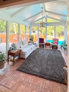 Single Family Residence For Sale in Smith County , 3618 New Copeland Road, Tyler, Texas 75701, 3 Bedroom, 2 Bathroom, 2 Garage spaces, 2,347 Sqft, built in 1966, mls#21354662, Real Estate Agent in Tyler, Homes For Sale in Smith county, Homes For Sale in Tyler, Realtor in Tyler Texas, Real Estate Brokerage Independent Realty Texas, Luminita Cordes Realtor