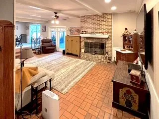 Single Family Residence For Sale in Smith County , 3618 New Copeland Road, Tyler, Texas 75701, 3 Bedroom, 2 Bathroom, 2 Garage spaces, 2,347 Sqft, built in 1966, mls#21354662, Real Estate Agent in Tyler, Homes For Sale in Smith county, Homes For Sale in Tyler, Realtor in Tyler Texas, Real Estate Brokerage Independent Realty Texas, Luminita Cordes Realtor