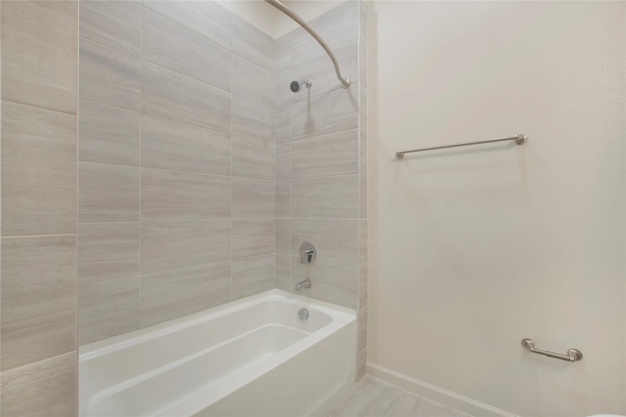 Townhouse For Rent in Collin County , 2100 Legacy Drive 1202, Plano, Texas 75023, 2 Bedroom, 3 Bathroom, 2 Garage spaces, 1,319 Sqft, built in 2023, mls#21354661, Real Estate Agent in Plano, Homes For Rent in Collin county, Homes For Rent in Plano, Realtor in Plano Texas, Real Estate Brokerage Independent Realty Texas, Luminita Cordes Realtor