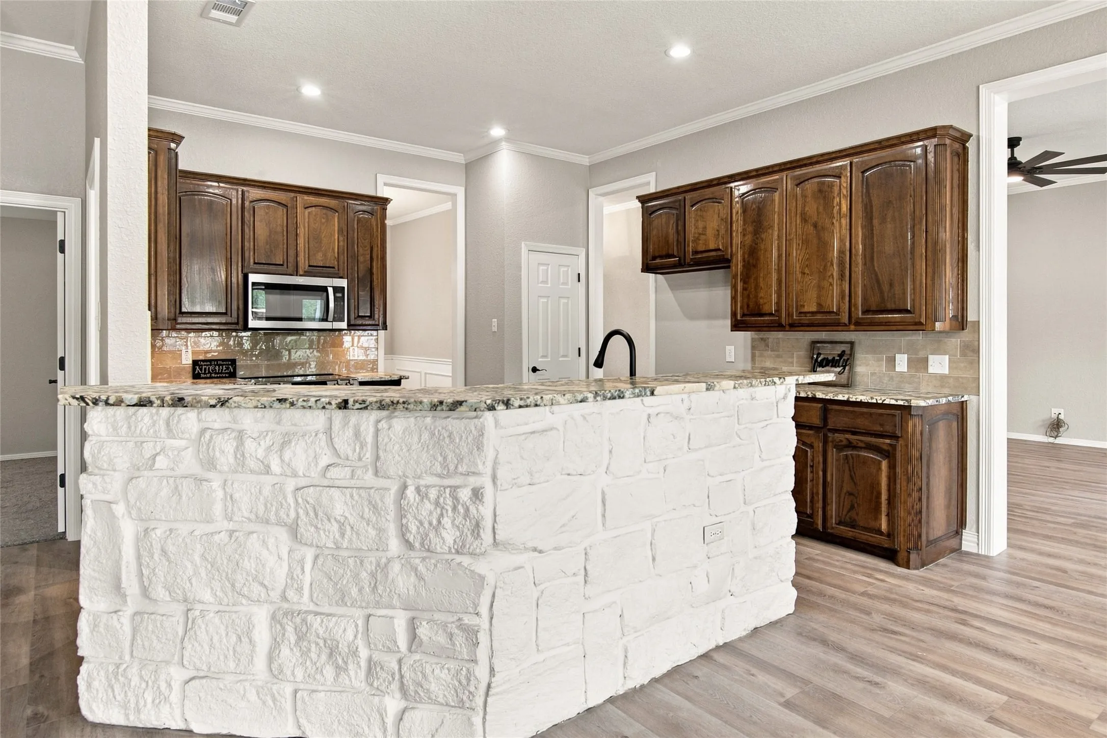 Single Family Residence For Sale in Tarrant County , 14008 Northwest Court, Haslet, Texas 76052, 4 Bedroom, 2 Bathroom, 3 Garage spaces, 2,288 Sqft, built in 1999, mls#21351128, Real Estate Agent in Haslet, Homes For Sale in Tarrant county, Homes For Sale in Haslet, Realtor in Haslet Texas, Real Estate Brokerage Independent Realty Texas, Luminita Cordes Realtor