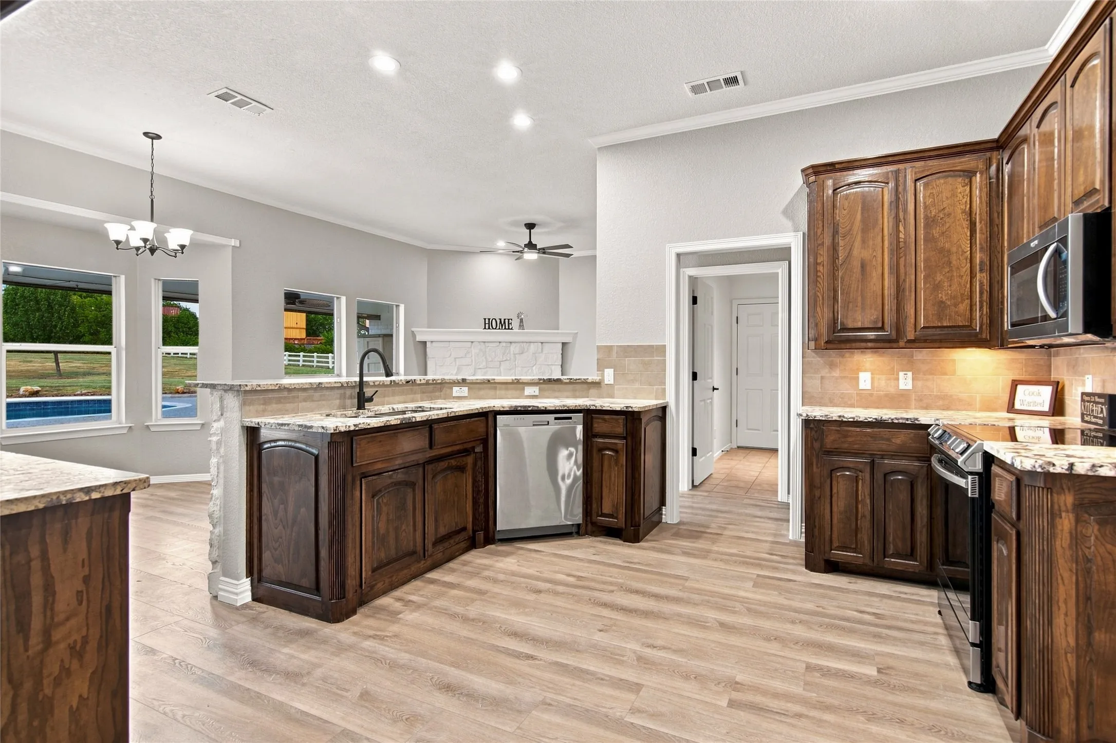 Single Family Residence For Sale in Tarrant County , 14008 Northwest Court, Haslet, Texas 76052, 4 Bedroom, 2 Bathroom, 3 Garage spaces, 2,288 Sqft, built in 1999, mls#21351128, Real Estate Agent in Haslet, Homes For Sale in Tarrant county, Homes For Sale in Haslet, Realtor in Haslet Texas, Real Estate Brokerage Independent Realty Texas, Luminita Cordes Realtor