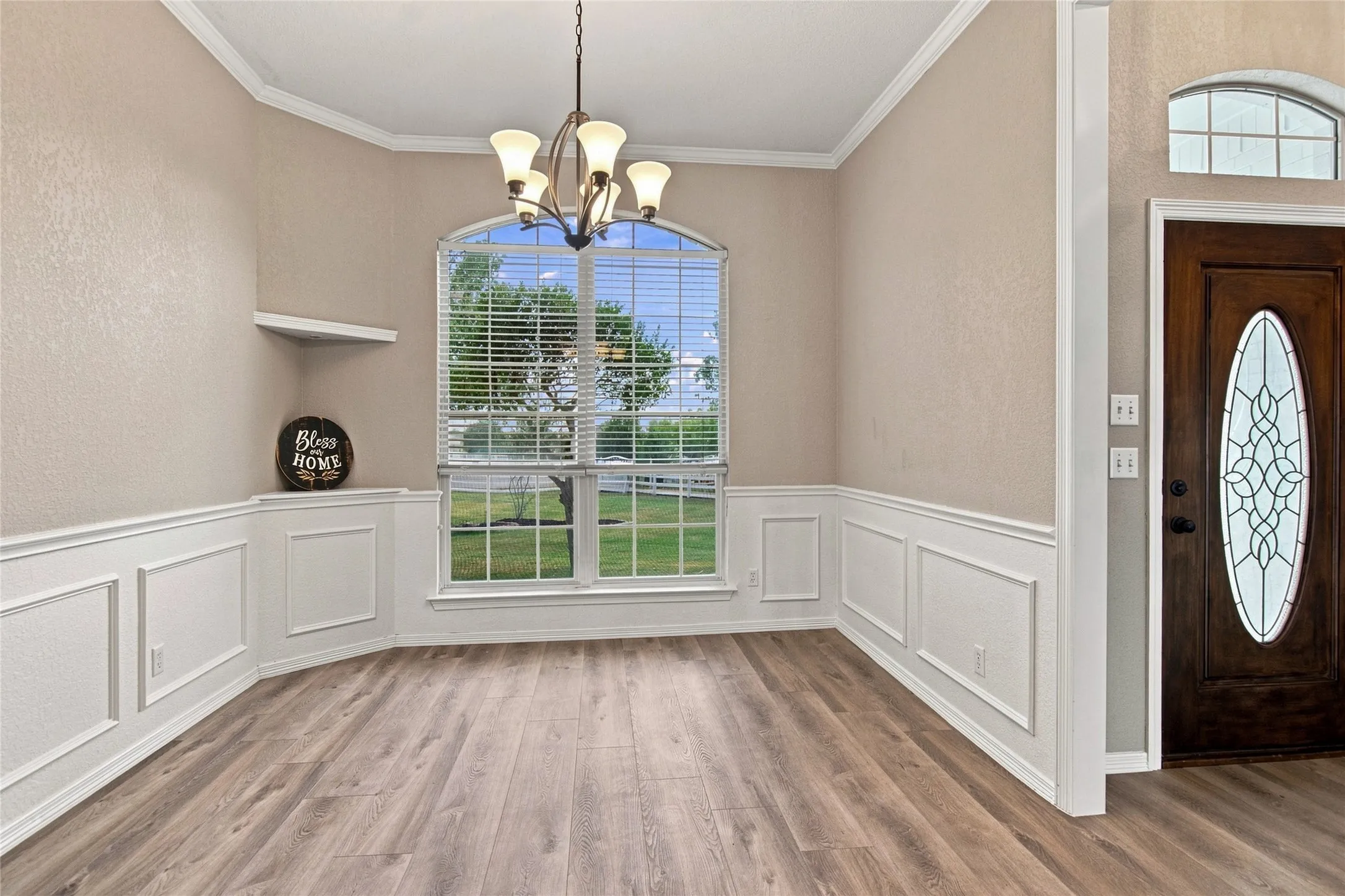 Single Family Residence For Sale in Tarrant County , 14008 Northwest Court, Haslet, Texas 76052, 4 Bedroom, 2 Bathroom, 3 Garage spaces, 2,288 Sqft, built in 1999, mls#21351128, Real Estate Agent in Haslet, Homes For Sale in Tarrant county, Homes For Sale in Haslet, Realtor in Haslet Texas, Real Estate Brokerage Independent Realty Texas, Luminita Cordes Realtor