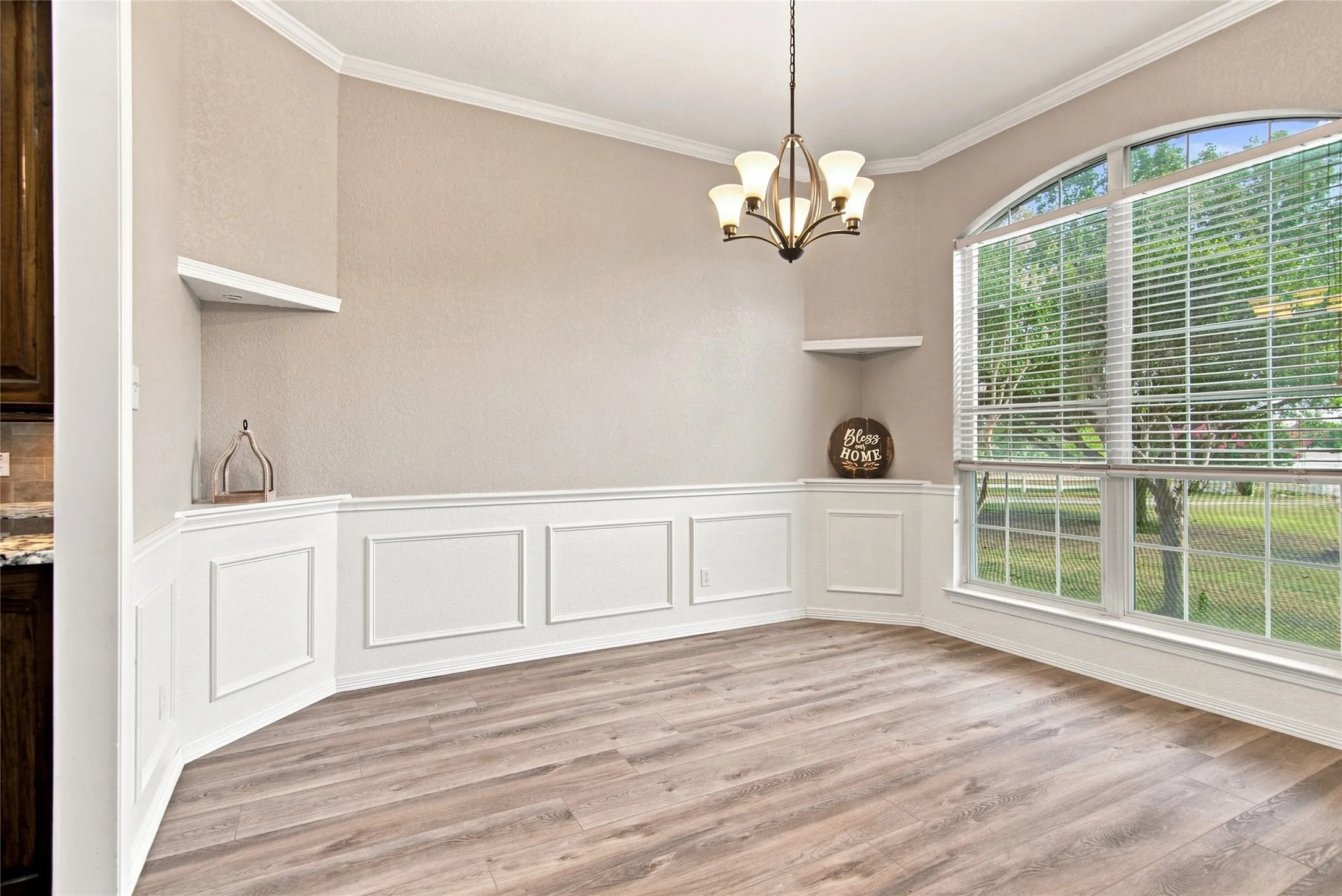 Single Family Residence For Sale in Tarrant County , 14008 Northwest Court, Haslet, Texas 76052, 4 Bedroom, 2 Bathroom, 3 Garage spaces, 2,288 Sqft, built in 1999, mls#21351128, Real Estate Agent in Haslet, Homes For Sale in Tarrant county, Homes For Sale in Haslet, Realtor in Haslet Texas, Real Estate Brokerage Independent Realty Texas, Luminita Cordes Realtor