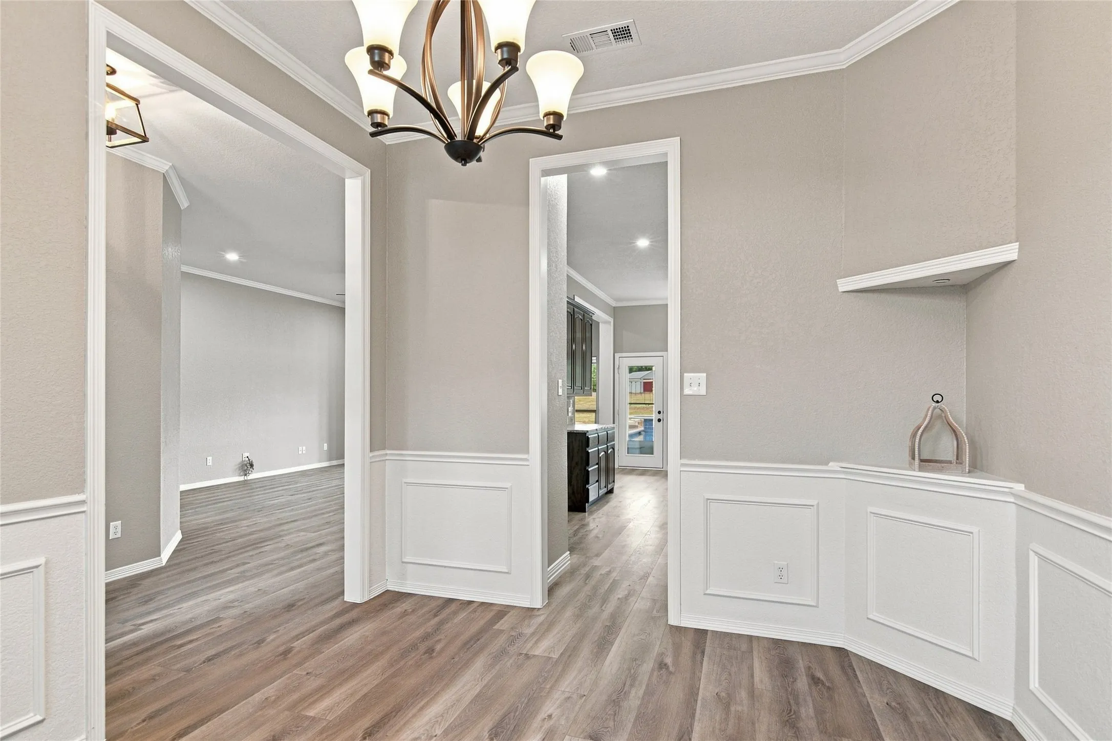 Single Family Residence For Sale in Tarrant County , 14008 Northwest Court, Haslet, Texas 76052, 4 Bedroom, 2 Bathroom, 3 Garage spaces, 2,288 Sqft, built in 1999, mls#21351128, Real Estate Agent in Haslet, Homes For Sale in Tarrant county, Homes For Sale in Haslet, Realtor in Haslet Texas, Real Estate Brokerage Independent Realty Texas, Luminita Cordes Realtor