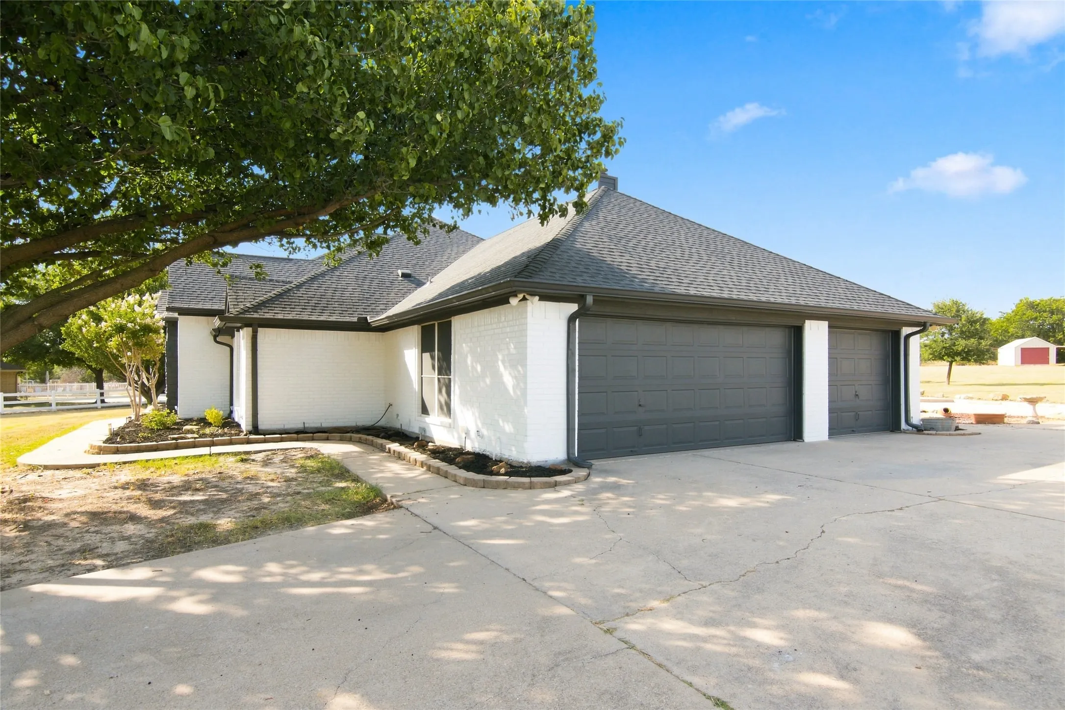 Single Family Residence For Sale in Tarrant County , 14008 Northwest Court, Haslet, Texas 76052, 4 Bedroom, 2 Bathroom, 3 Garage spaces, 2,288 Sqft, built in 1999, mls#21351128, Real Estate Agent in Haslet, Homes For Sale in Tarrant county, Homes For Sale in Haslet, Realtor in Haslet Texas, Real Estate Brokerage Independent Realty Texas, Luminita Cordes Realtor