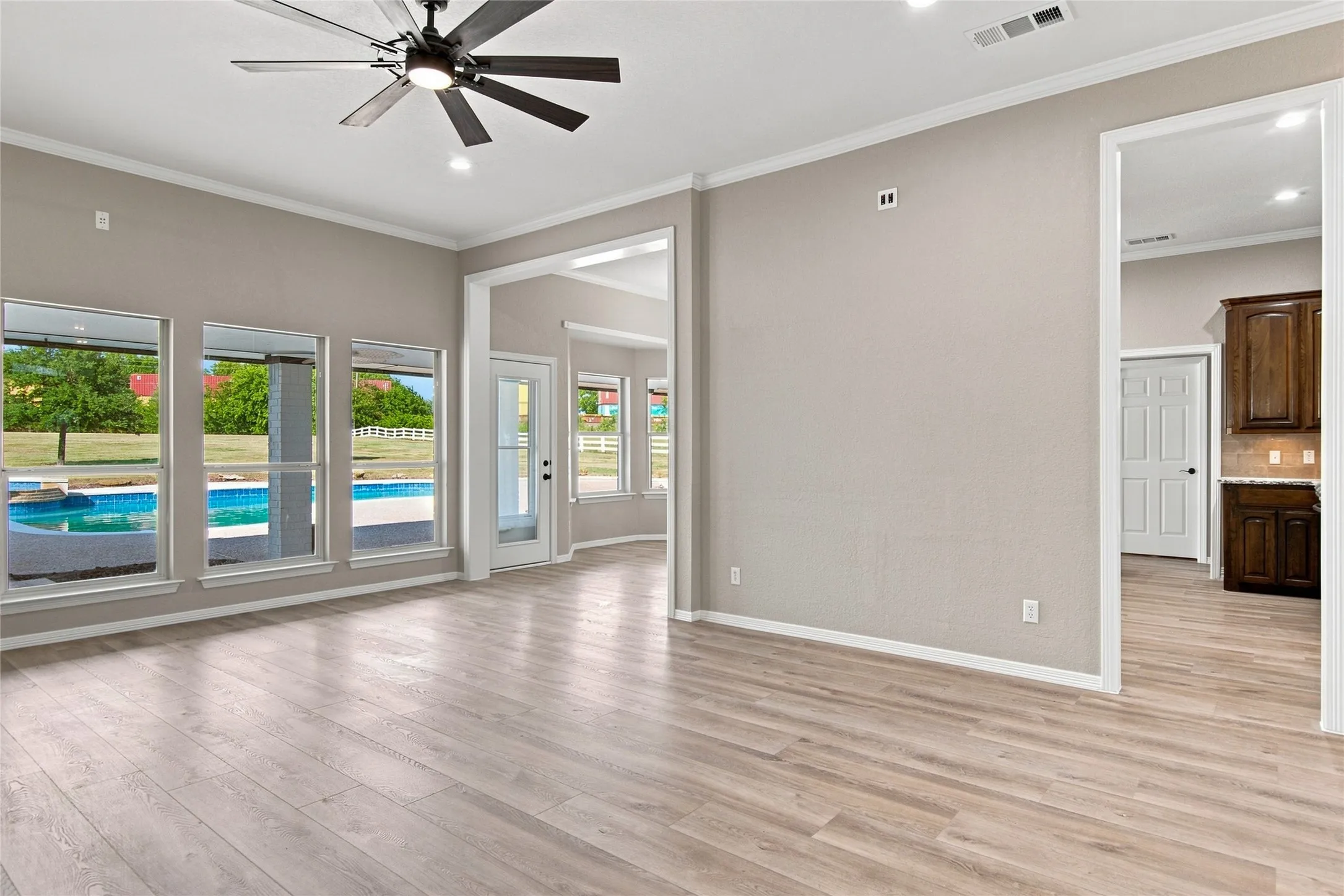 Single Family Residence For Sale in Tarrant County , 14008 Northwest Court, Haslet, Texas 76052, 4 Bedroom, 2 Bathroom, 3 Garage spaces, 2,288 Sqft, built in 1999, mls#21351128, Real Estate Agent in Haslet, Homes For Sale in Tarrant county, Homes For Sale in Haslet, Realtor in Haslet Texas, Real Estate Brokerage Independent Realty Texas, Luminita Cordes Realtor