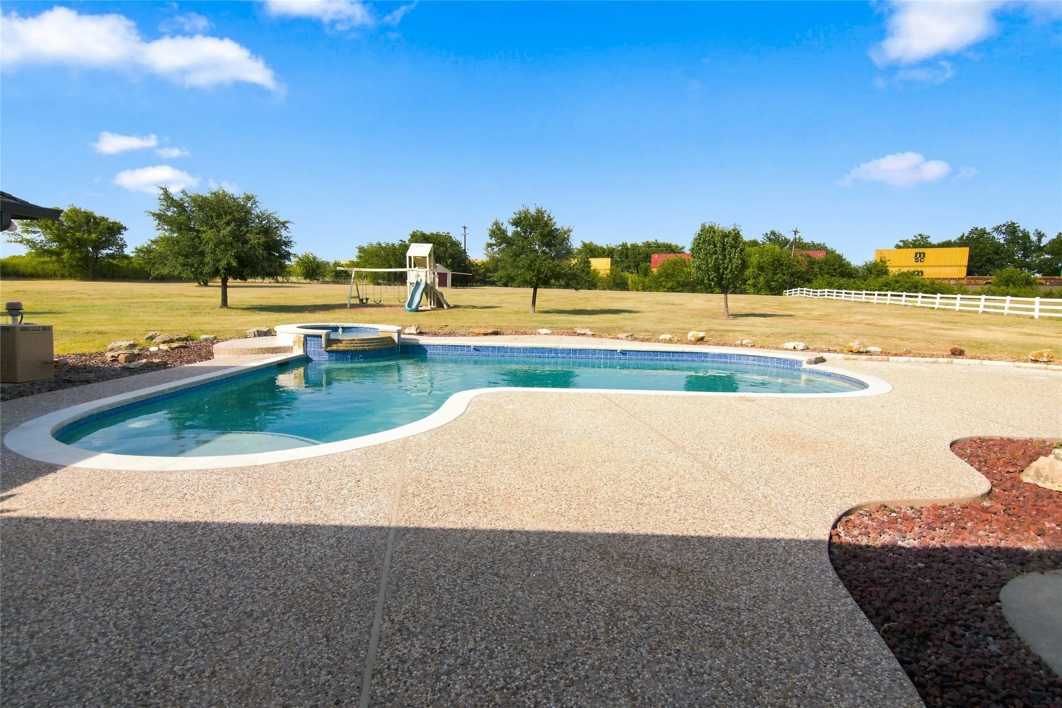 Single Family Residence For Sale in Tarrant County , 14008 Northwest Court, Haslet, Texas 76052, 4 Bedroom, 2 Bathroom, 3 Garage spaces, 2,288 Sqft, built in 1999, mls#21351128, Real Estate Agent in Haslet, Homes For Sale in Tarrant county, Homes For Sale in Haslet, Realtor in Haslet Texas, Real Estate Brokerage Independent Realty Texas, Luminita Cordes Realtor
