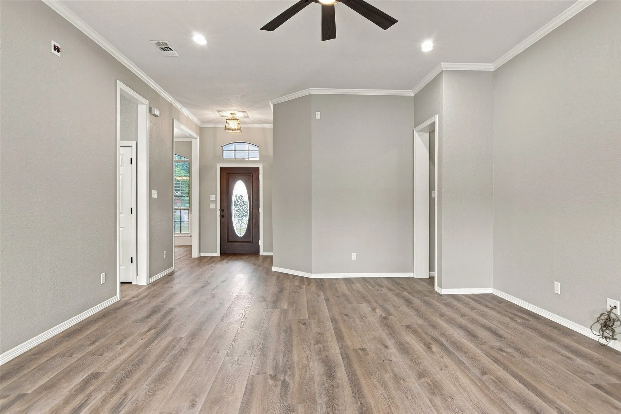 Single Family Residence For Sale in Tarrant County , 14008 Northwest Court, Haslet, Texas 76052, 4 Bedroom, 2 Bathroom, 3 Garage spaces, 2,288 Sqft, built in 1999, mls#21351128, Real Estate Agent in Haslet, Homes For Sale in Tarrant county, Homes For Sale in Haslet, Realtor in Haslet Texas, Real Estate Brokerage Independent Realty Texas, Luminita Cordes Realtor