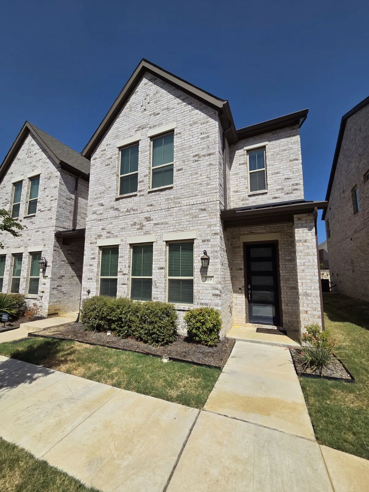 Townhouse For Sale in Denton County , 309 Colusa Drive, Lewisville, Texas 75056, 3 Bedroom, 3 Bathroom, 2 Garage spaces, 1,896 Sqft, built in 2022, Price $439,000, mls#21354667, Real Estate Agent in Lewisville, Homes For Sale in Denton county, Homes For Sale in Lewisville, Realtor in Lewisville Texas, Real Estate Brokerage Independent Realty Texas, Luminita Cordes Realtor