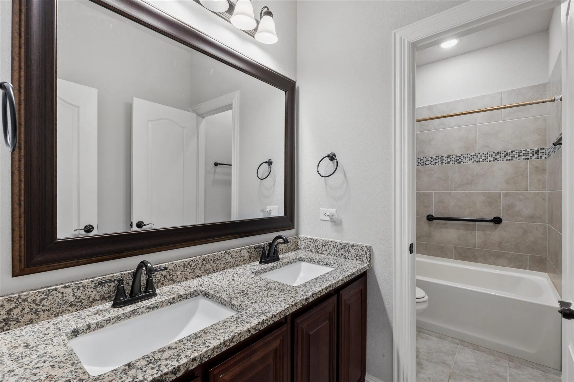 Single Family Residence For Sale in Tarrant County , 2602 Jaxon Way, Mansfield, Texas 76063, 4 Bedroom, 3 Bathroom, 2 Garage spaces, 3,262 Sqft, built in 2021, mls#21354665, Real Estate Agent in Mansfield, Homes For Sale in Tarrant county, Homes For Sale in Mansfield, Realtor in Mansfield Texas, Real Estate Brokerage Independent Realty Texas, Luminita Cordes Realtor