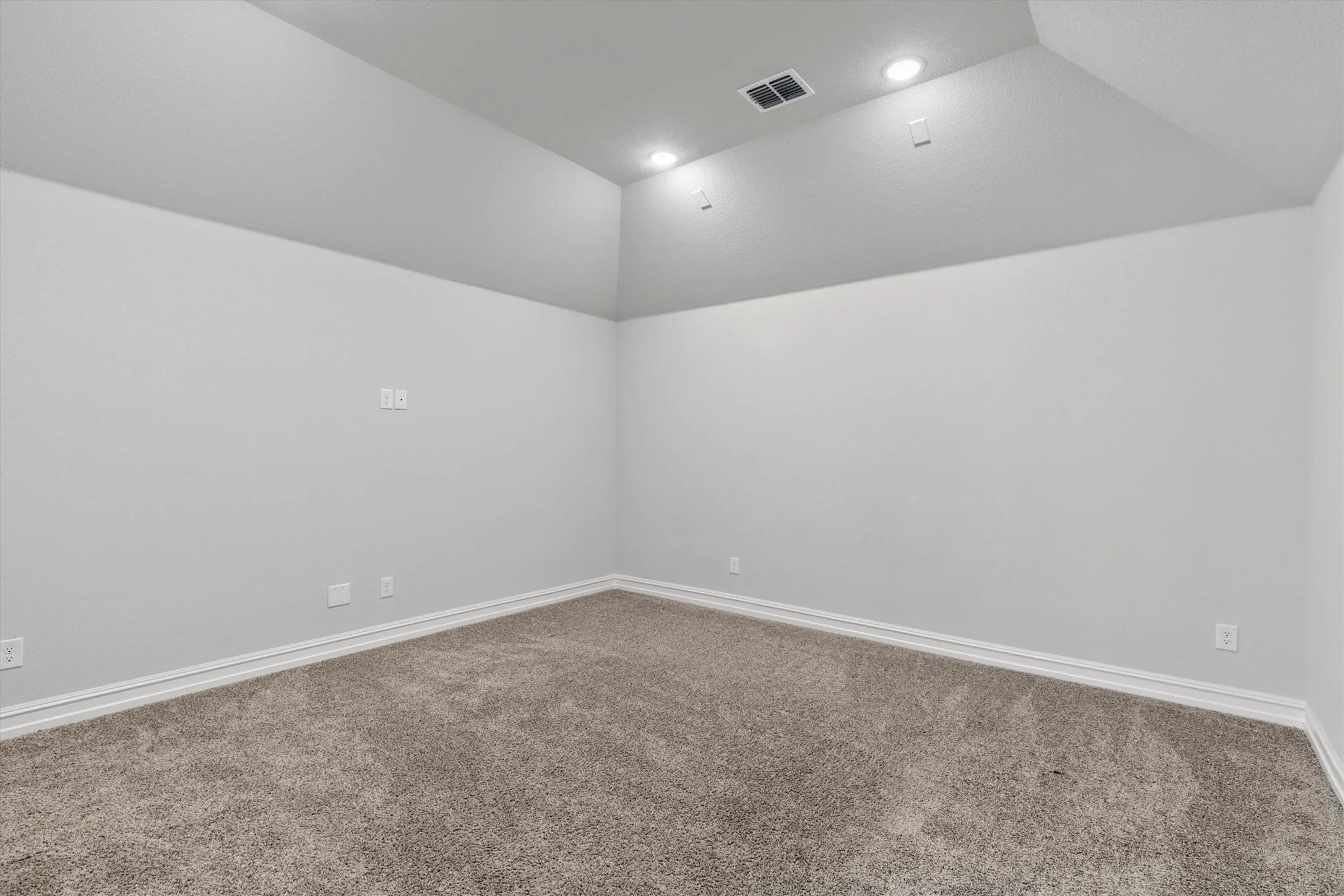 Single Family Residence For Sale in Tarrant County , 2602 Jaxon Way, Mansfield, Texas 76063, 4 Bedroom, 3 Bathroom, 2 Garage spaces, 3,262 Sqft, built in 2021, mls#21354665, Real Estate Agent in Mansfield, Homes For Sale in Tarrant county, Homes For Sale in Mansfield, Realtor in Mansfield Texas, Real Estate Brokerage Independent Realty Texas, Luminita Cordes Realtor