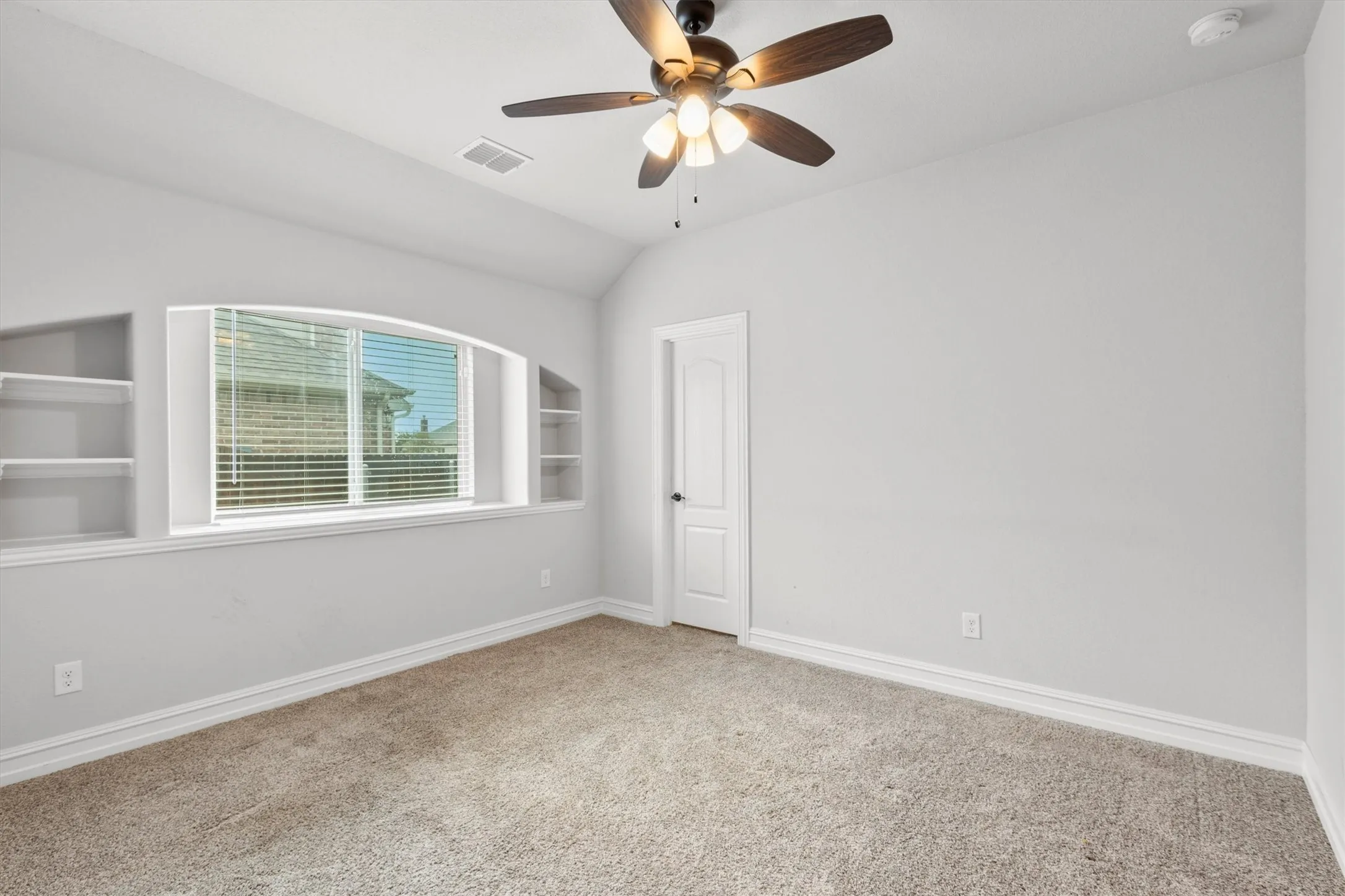 Single Family Residence For Sale in Tarrant County , 2602 Jaxon Way, Mansfield, Texas 76063, 4 Bedroom, 3 Bathroom, 2 Garage spaces, 3,262 Sqft, built in 2021, mls#21354665, Real Estate Agent in Mansfield, Homes For Sale in Tarrant county, Homes For Sale in Mansfield, Realtor in Mansfield Texas, Real Estate Brokerage Independent Realty Texas, Luminita Cordes Realtor