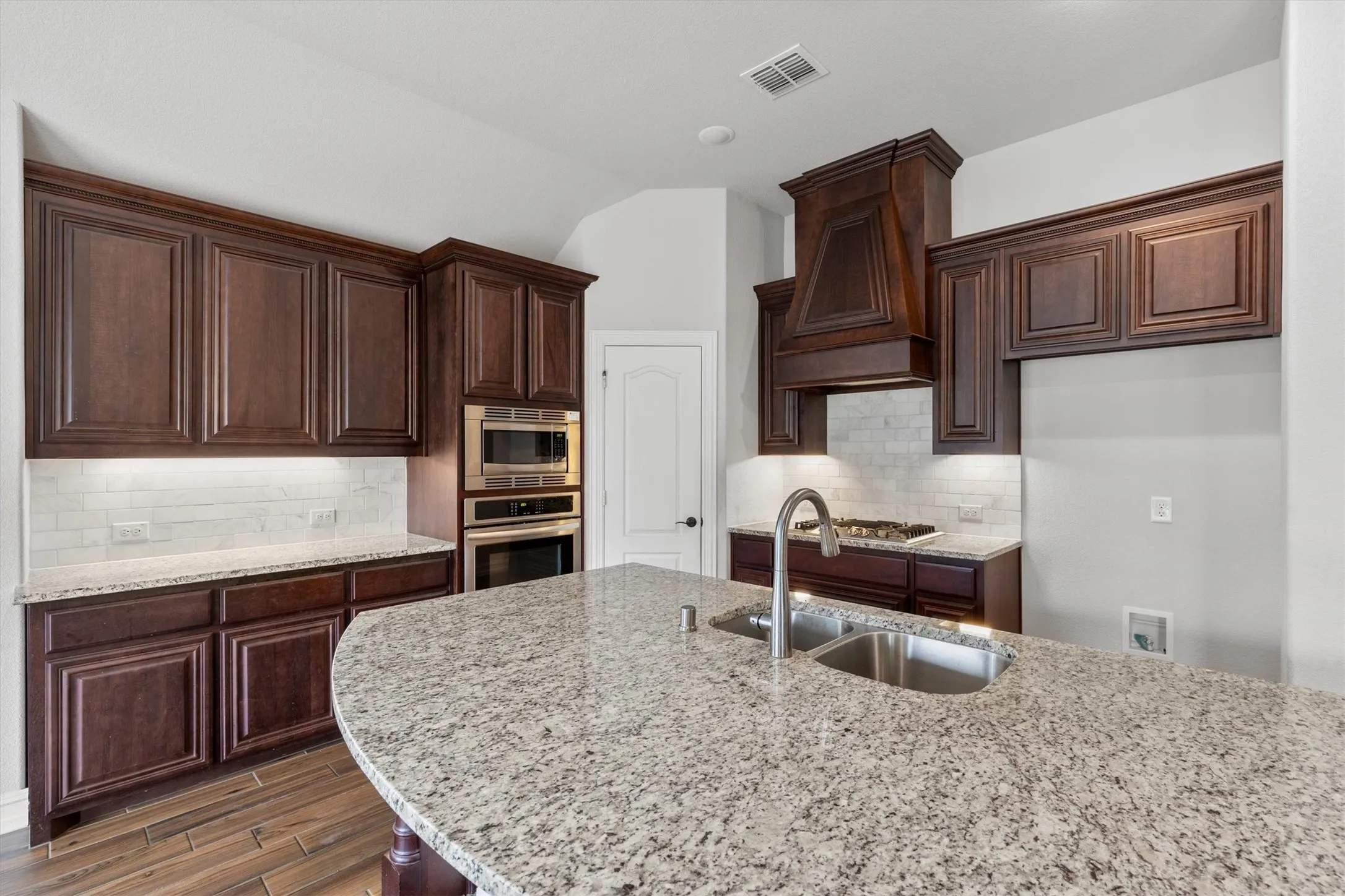 Single Family Residence For Sale in Tarrant County , 2602 Jaxon Way, Mansfield, Texas 76063, 4 Bedroom, 3 Bathroom, 2 Garage spaces, 3,262 Sqft, built in 2021, mls#21354665, Real Estate Agent in Mansfield, Homes For Sale in Tarrant county, Homes For Sale in Mansfield, Realtor in Mansfield Texas, Real Estate Brokerage Independent Realty Texas, Luminita Cordes Realtor