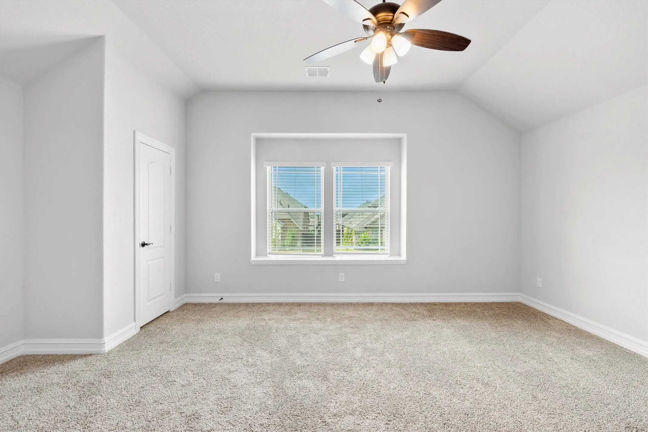Single Family Residence For Sale in Tarrant County , 2602 Jaxon Way, Mansfield, Texas 76063, 4 Bedroom, 3 Bathroom, 2 Garage spaces, 3,262 Sqft, built in 2021, mls#21354665, Real Estate Agent in Mansfield, Homes For Sale in Tarrant county, Homes For Sale in Mansfield, Realtor in Mansfield Texas, Real Estate Brokerage Independent Realty Texas, Luminita Cordes Realtor