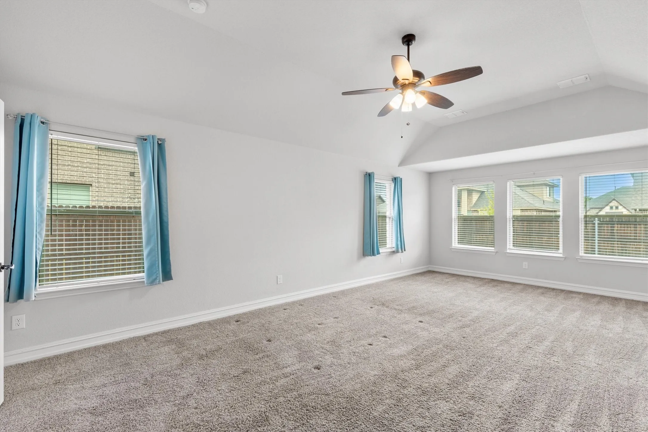 Single Family Residence For Sale in Tarrant County , 2602 Jaxon Way, Mansfield, Texas 76063, 4 Bedroom, 3 Bathroom, 2 Garage spaces, 3,262 Sqft, built in 2021, mls#21354665, Real Estate Agent in Mansfield, Homes For Sale in Tarrant county, Homes For Sale in Mansfield, Realtor in Mansfield Texas, Real Estate Brokerage Independent Realty Texas, Luminita Cordes Realtor