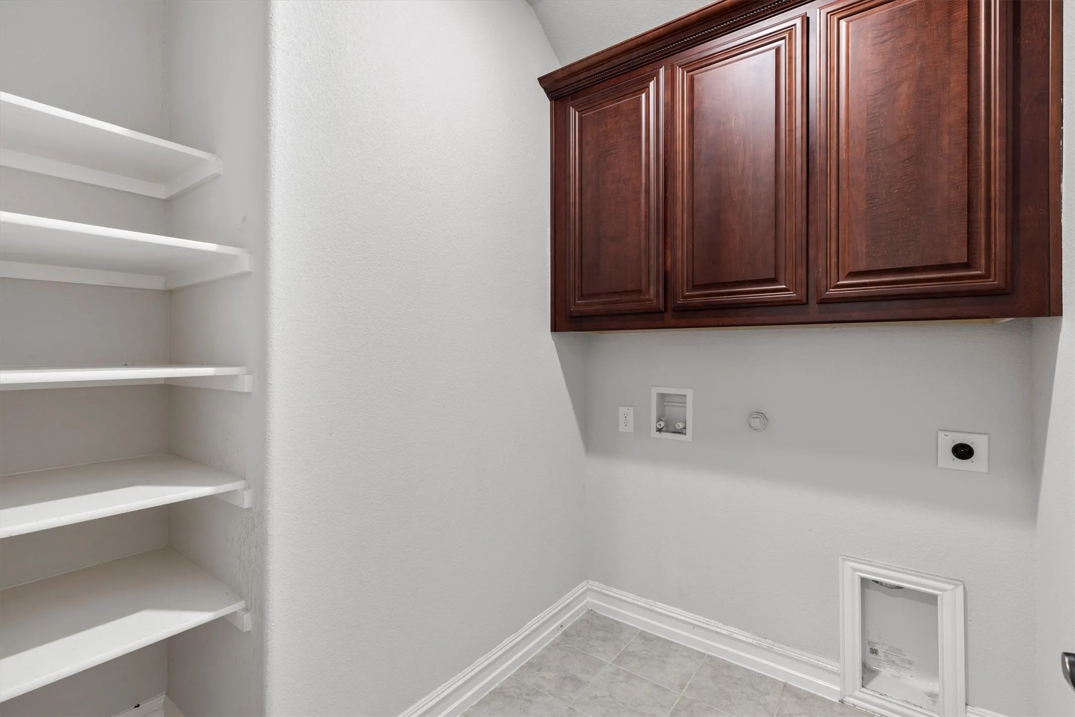 Single Family Residence For Sale in Tarrant County , 2602 Jaxon Way, Mansfield, Texas 76063, 4 Bedroom, 3 Bathroom, 2 Garage spaces, 3,262 Sqft, built in 2021, mls#21354665, Real Estate Agent in Mansfield, Homes For Sale in Tarrant county, Homes For Sale in Mansfield, Realtor in Mansfield Texas, Real Estate Brokerage Independent Realty Texas, Luminita Cordes Realtor