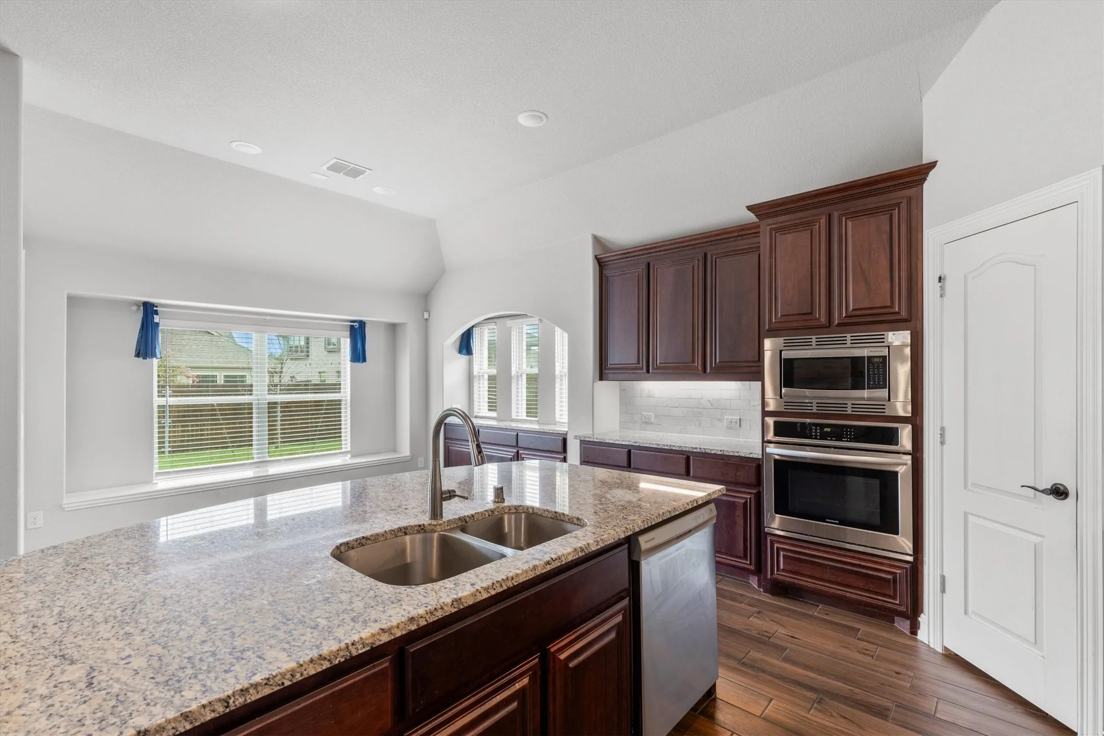 Single Family Residence For Sale in Tarrant County , 2602 Jaxon Way, Mansfield, Texas 76063, 4 Bedroom, 3 Bathroom, 2 Garage spaces, 3,262 Sqft, built in 2021, mls#21354665, Real Estate Agent in Mansfield, Homes For Sale in Tarrant county, Homes For Sale in Mansfield, Realtor in Mansfield Texas, Real Estate Brokerage Independent Realty Texas, Luminita Cordes Realtor