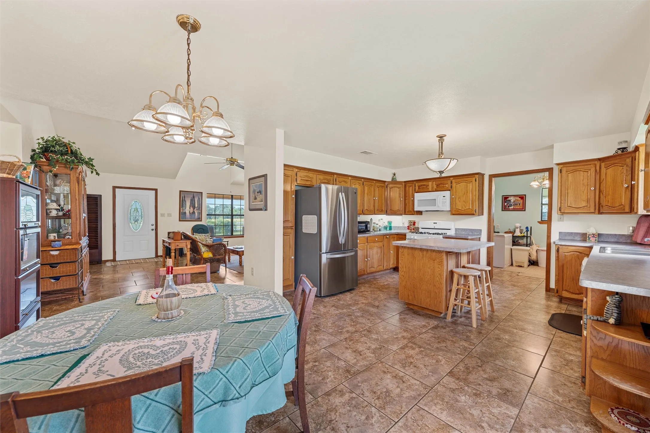 Single Family Residence For Sale in Limestone County , 671 Lcr 516, Mexia, Texas 76667, 3 Bedrooms, 2 Bathrooms, Garage spaces, 1,636 Sqft, built in 2005, Price $489,000, mls#21354579, Real Estate Agent in Mexia, Homes For Sale in Limestone county, Homes For Sale in Mexia, Realtor in Mexia Texas, Real Estate Brokerage Independent Realty Texas, Luminita Cordes Realtor