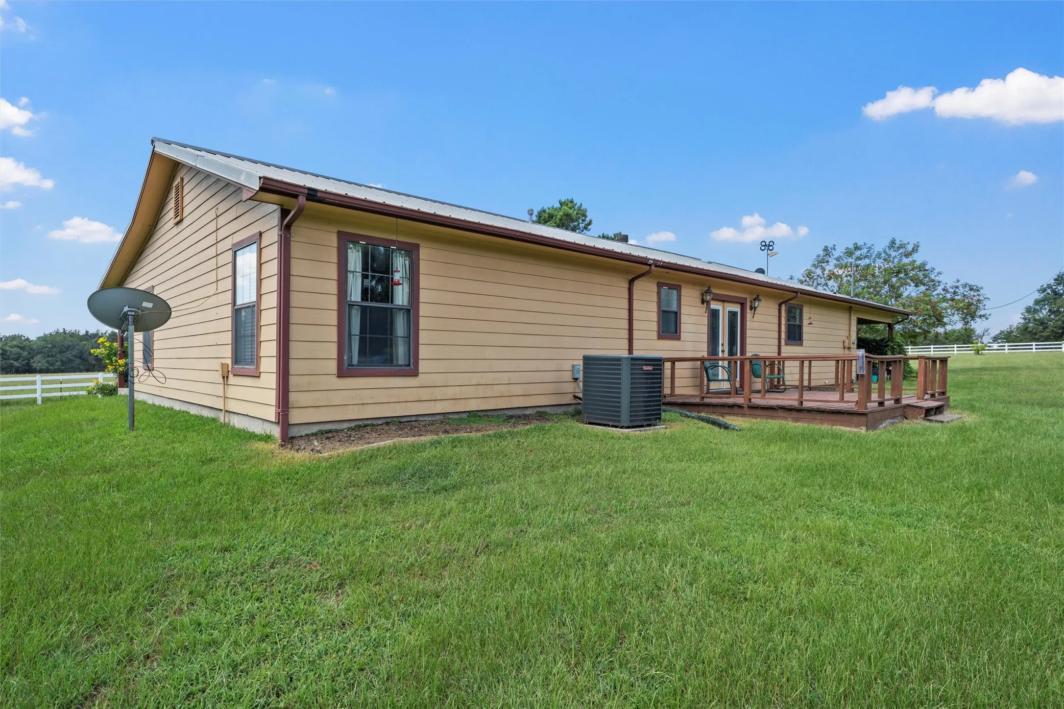 Single Family Residence For Sale in Limestone County , 671 Lcr 516, Mexia, Texas 76667, 3 Bedrooms, 2 Bathrooms, Garage spaces, 1,636 Sqft, built in 2005, Price $489,000, mls#21354579, Real Estate Agent in Mexia, Homes For Sale in Limestone county, Homes For Sale in Mexia, Realtor in Mexia Texas, Real Estate Brokerage Independent Realty Texas, Luminita Cordes Realtor