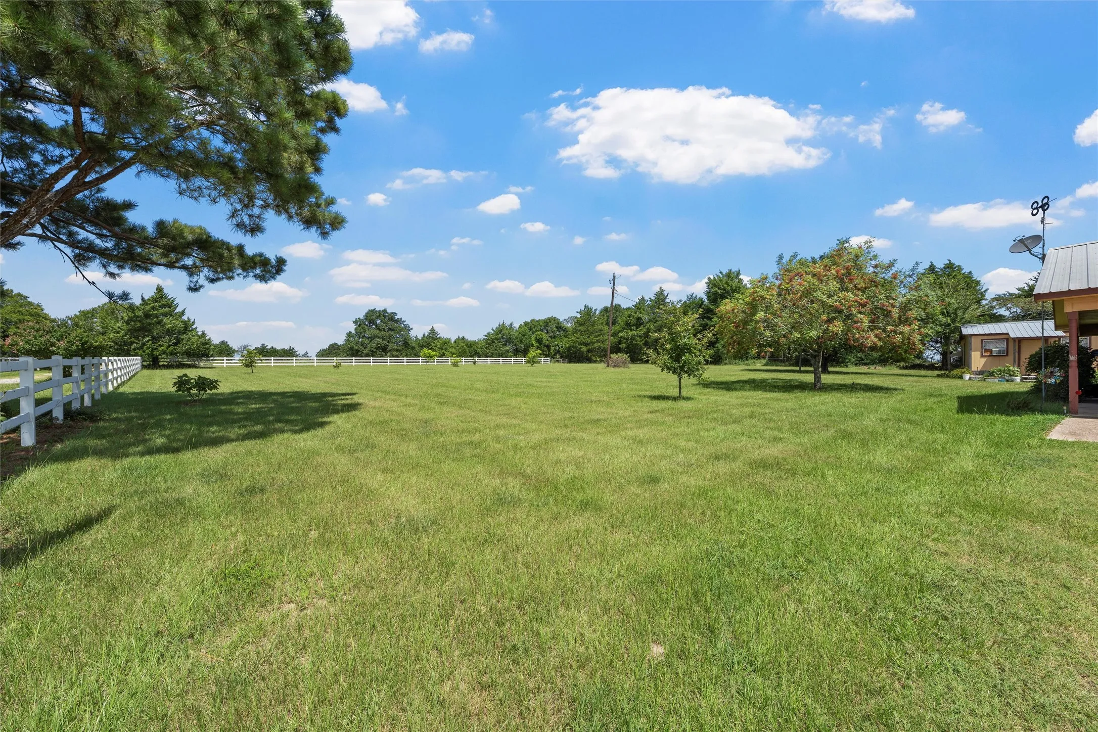 Single Family Residence For Sale in Limestone County , 671 Lcr 516, Mexia, Texas 76667, 3 Bedrooms, 2 Bathrooms, Garage spaces, 1,636 Sqft, built in 2005, Price $489,000, mls#21354579, Real Estate Agent in Mexia, Homes For Sale in Limestone county, Homes For Sale in Mexia, Realtor in Mexia Texas, Real Estate Brokerage Independent Realty Texas, Luminita Cordes Realtor