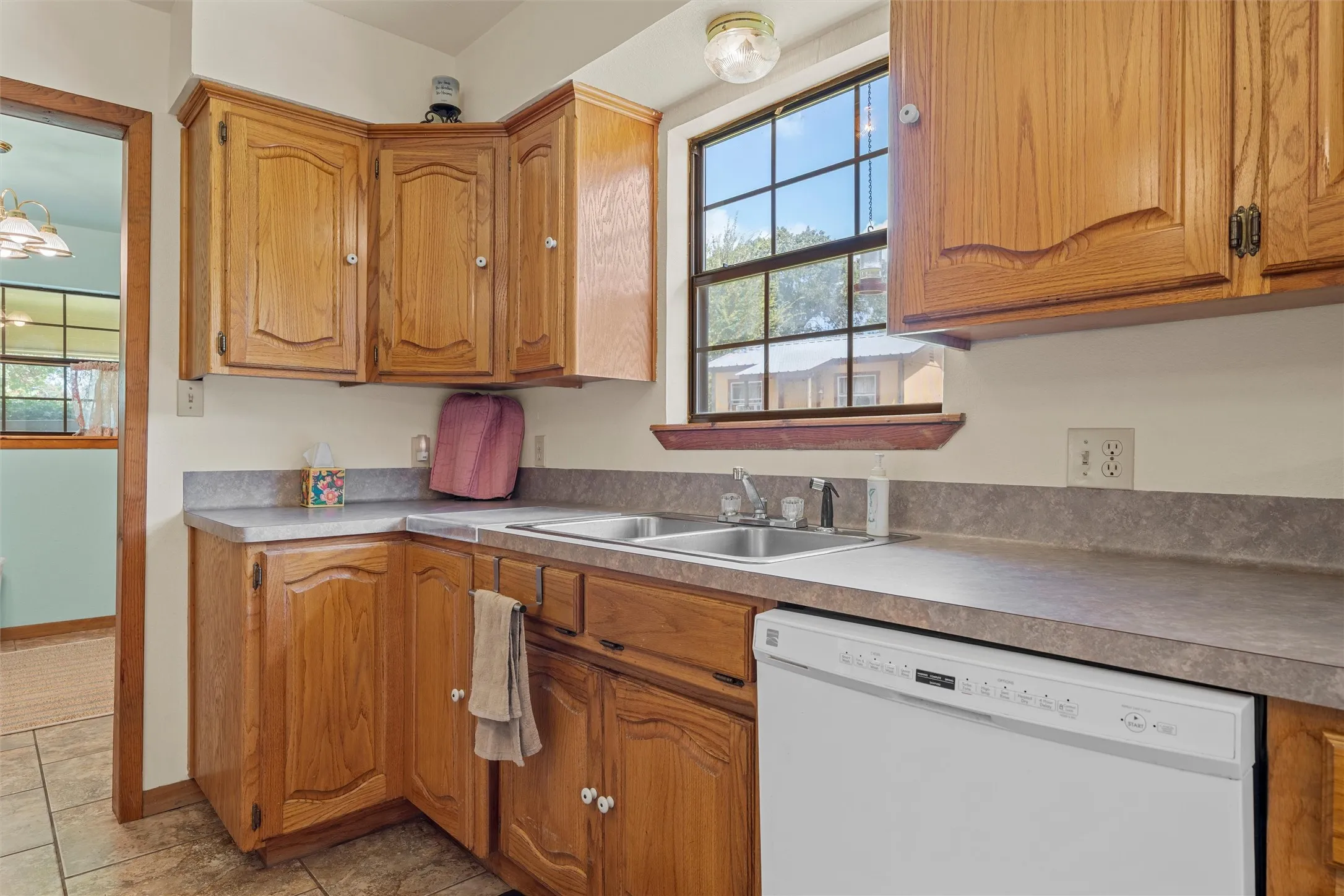 Single Family Residence For Sale in Limestone County , 671 Lcr 516, Mexia, Texas 76667, 3 Bedrooms, 2 Bathrooms, Garage spaces, 1,636 Sqft, built in 2005, Price $489,000, mls#21354579, Real Estate Agent in Mexia, Homes For Sale in Limestone county, Homes For Sale in Mexia, Realtor in Mexia Texas, Real Estate Brokerage Independent Realty Texas, Luminita Cordes Realtor