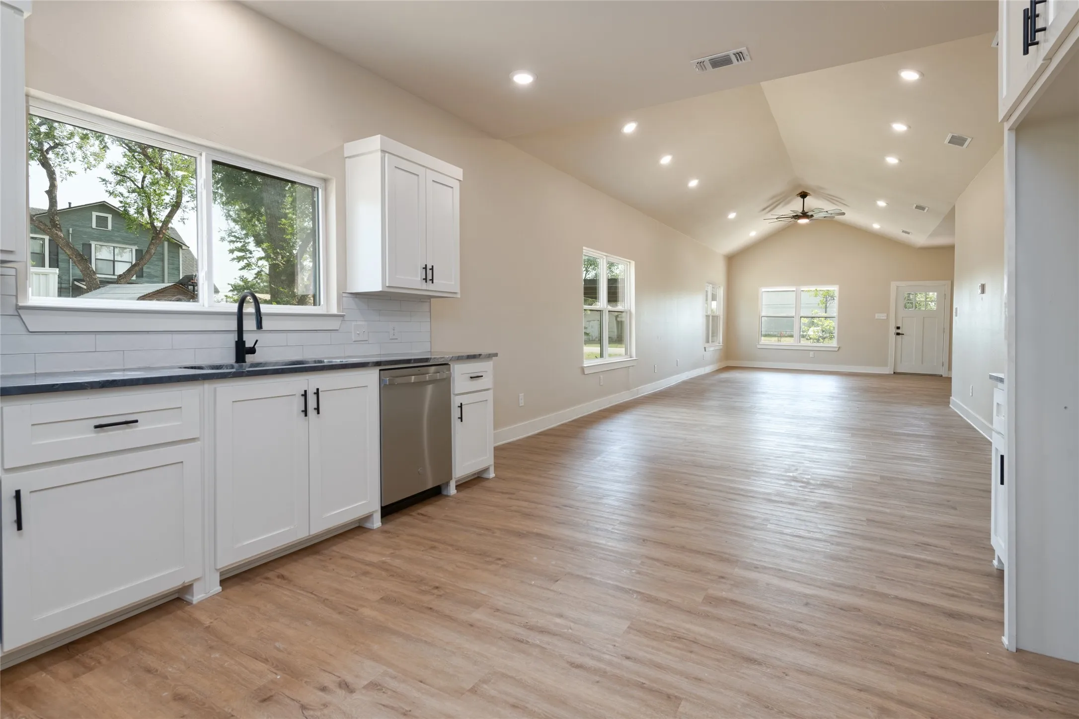 Single Family Residence For Sale in Taylor County , 308 Yucca, Merkel, Texas 79536, 4 Bedroom, 3 Bathroom, Garage spaces, 2,500 Sqft, built in 1926, mls#21353811, Real Estate Agent in Merkel, Homes For Sale in Taylor county, Homes For Sale in Merkel, Realtor in Merkel Texas, Real Estate Brokerage Independent Realty Texas, Luminita Cordes Realtor