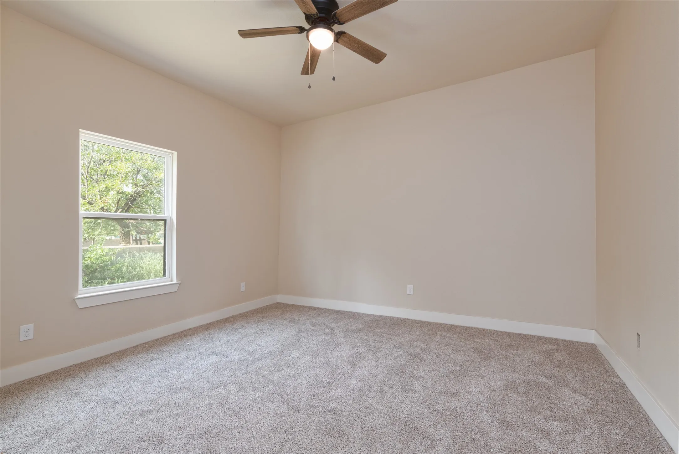 Single Family Residence For Sale in Taylor County , 308 Yucca, Merkel, Texas 79536, 4 Bedroom, 3 Bathroom, Garage spaces, 2,500 Sqft, built in 1926, mls#21353811, Real Estate Agent in Merkel, Homes For Sale in Taylor county, Homes For Sale in Merkel, Realtor in Merkel Texas, Real Estate Brokerage Independent Realty Texas, Luminita Cordes Realtor
