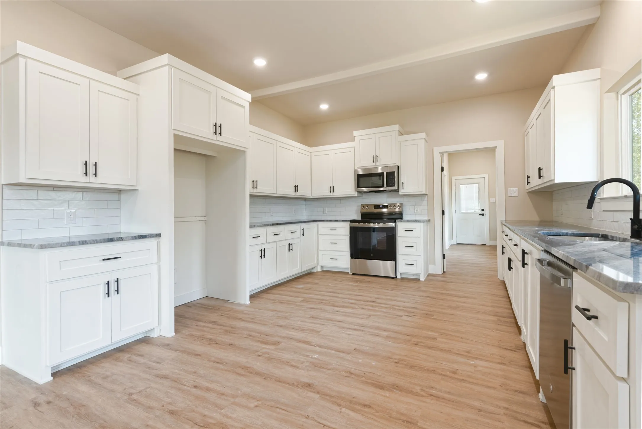 Single Family Residence For Sale in Taylor County , 308 Yucca, Merkel, Texas 79536, 4 Bedroom, 3 Bathroom, Garage spaces, 2,500 Sqft, built in 1926, mls#21353811, Real Estate Agent in Merkel, Homes For Sale in Taylor county, Homes For Sale in Merkel, Realtor in Merkel Texas, Real Estate Brokerage Independent Realty Texas, Luminita Cordes Realtor