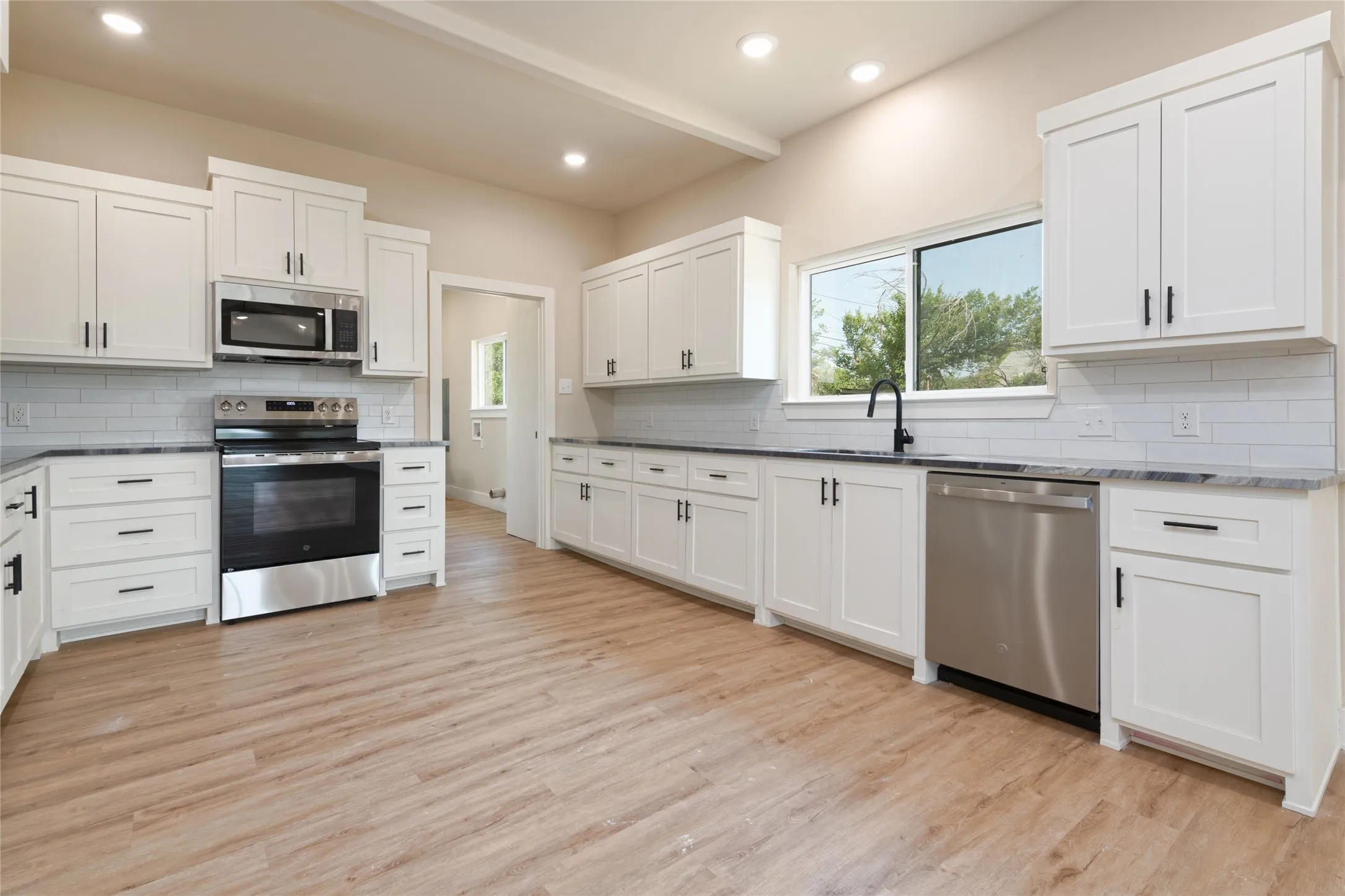 Single Family Residence For Sale in Taylor County , 308 Yucca, Merkel, Texas 79536, 4 Bedroom, 3 Bathroom, Garage spaces, 2,500 Sqft, built in 1926, mls#21353811, Real Estate Agent in Merkel, Homes For Sale in Taylor county, Homes For Sale in Merkel, Realtor in Merkel Texas, Real Estate Brokerage Independent Realty Texas, Luminita Cordes Realtor