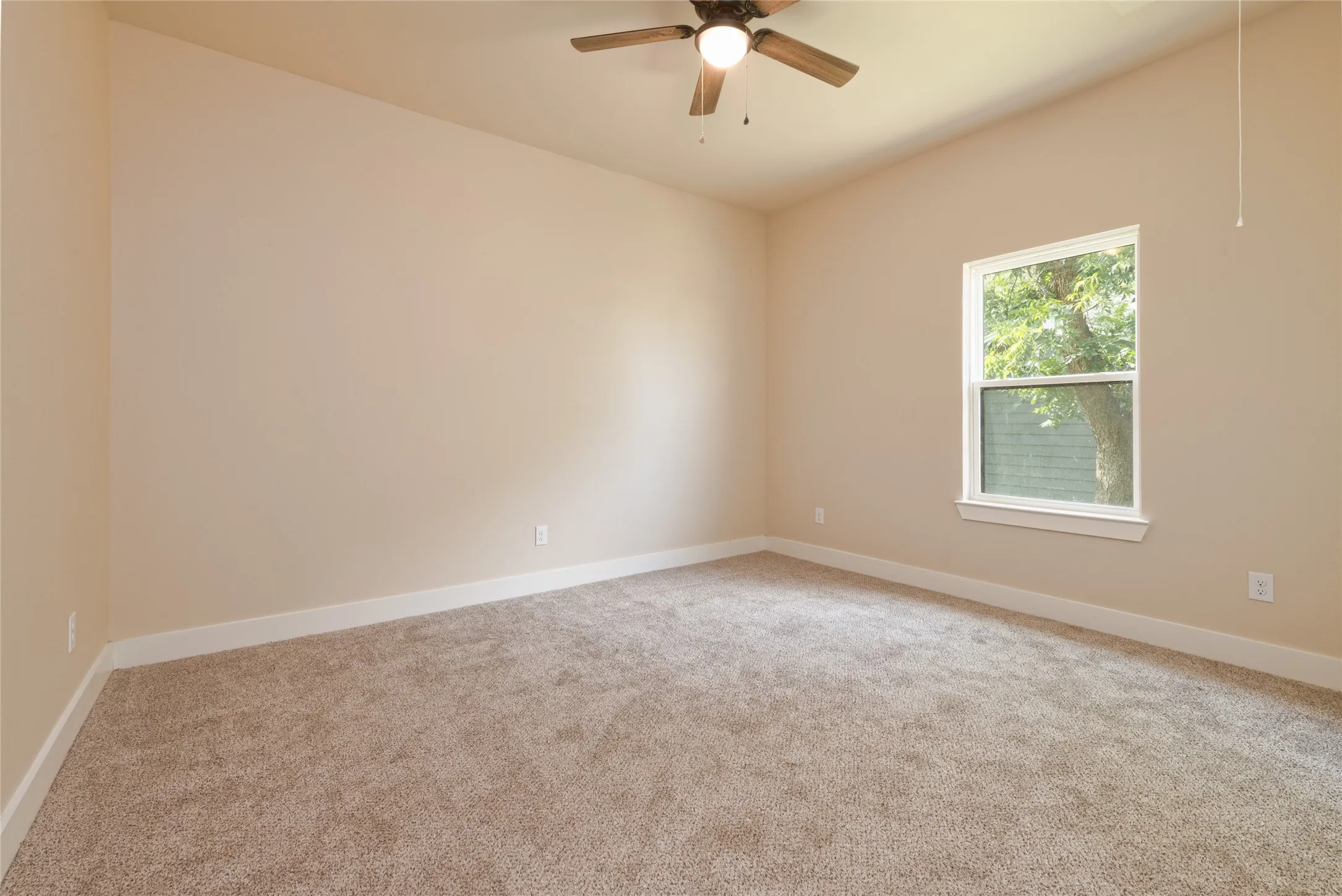 Single Family Residence For Sale in Taylor County , 308 Yucca, Merkel, Texas 79536, 4 Bedroom, 3 Bathroom, Garage spaces, 2,500 Sqft, built in 1926, mls#21353811, Real Estate Agent in Merkel, Homes For Sale in Taylor county, Homes For Sale in Merkel, Realtor in Merkel Texas, Real Estate Brokerage Independent Realty Texas, Luminita Cordes Realtor